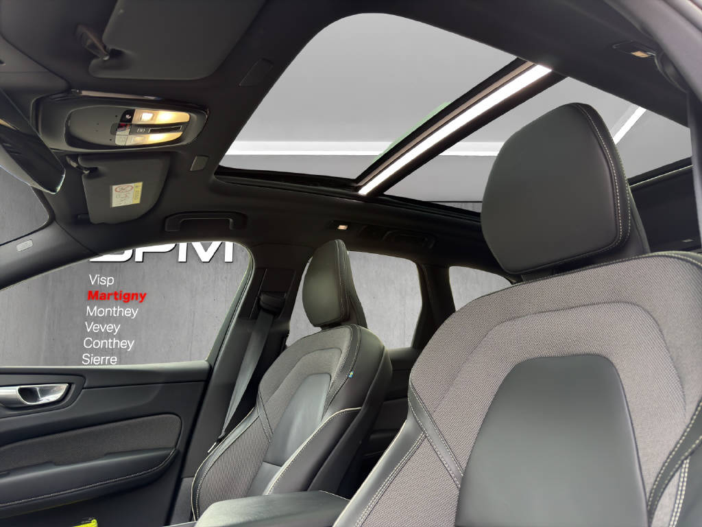 VOLVO XC60 2.0 T6 TE Ultimate Dark eAWD-image-13