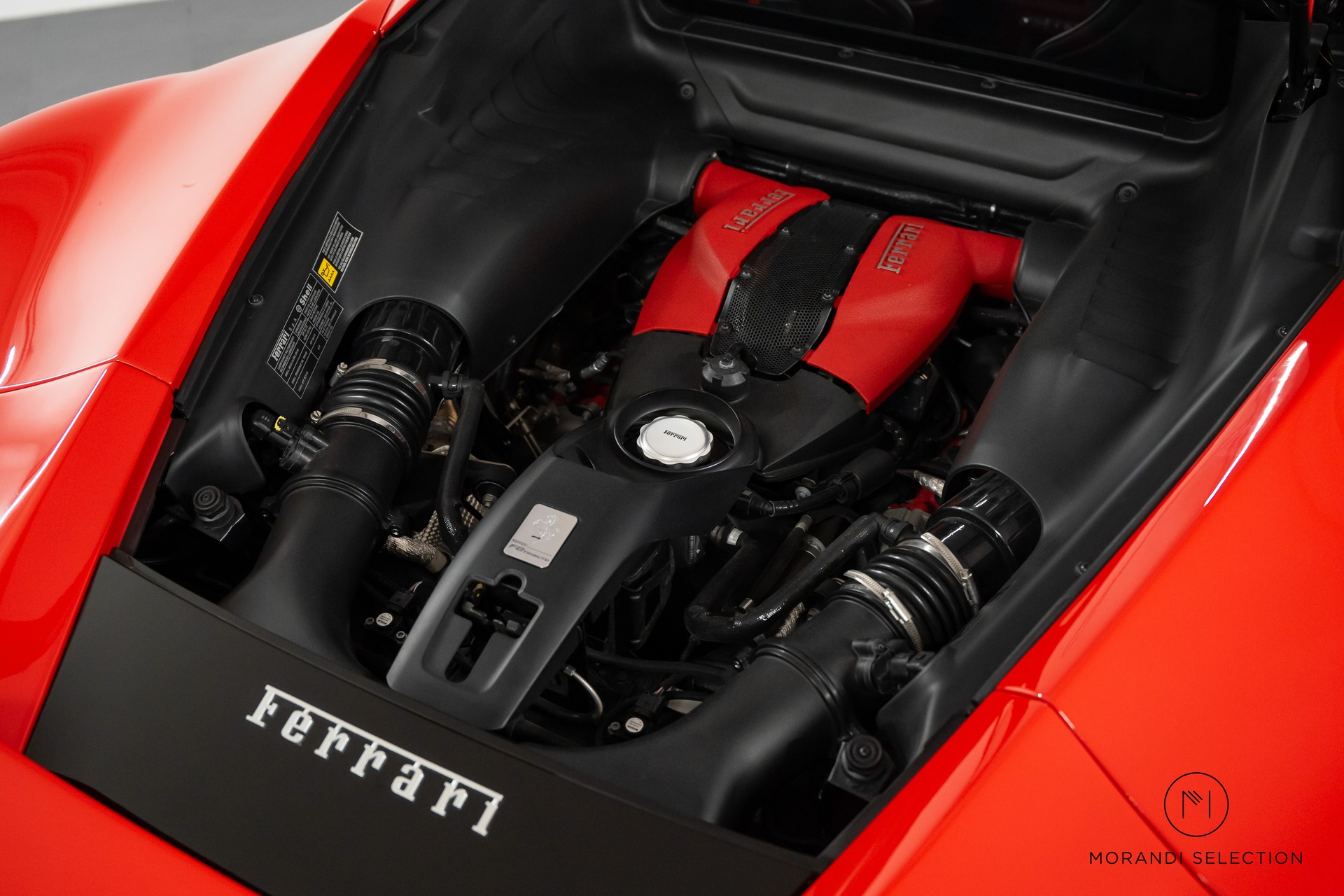 FERRARI F8 Tributo 3.9 Turbo-image-10