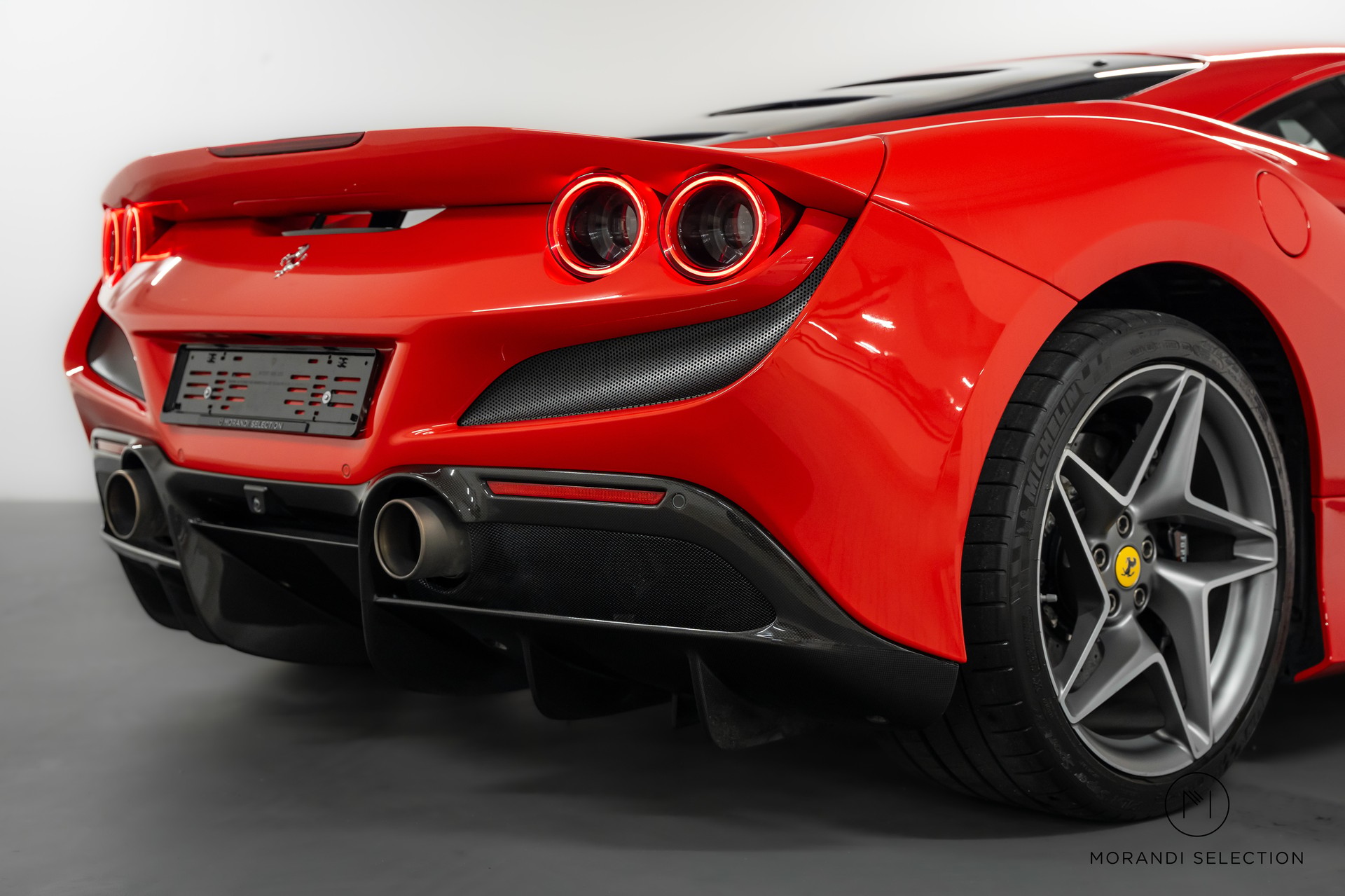 FERRARI F8 Tributo 3.9 Turbo-image-4