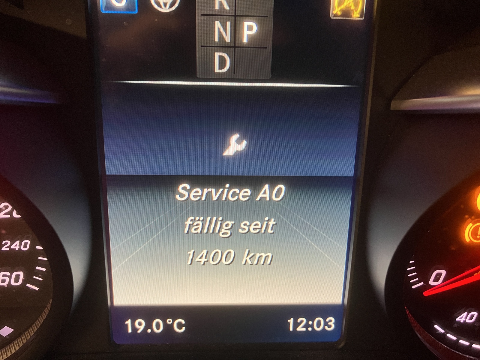 MERCEDES-BENZ GLC 250 4Matic 9G-Tronic-image-11