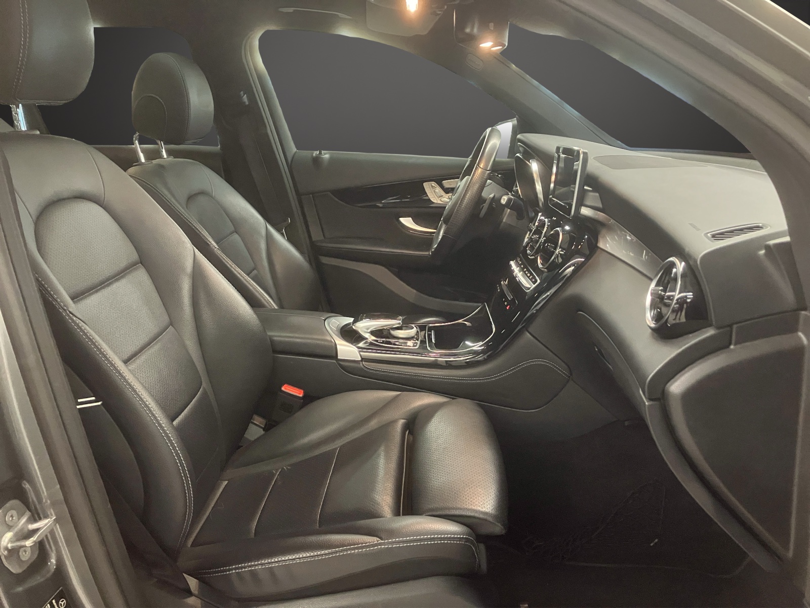 MERCEDES-BENZ GLC 250 4Matic 9G-Tronic-image-8