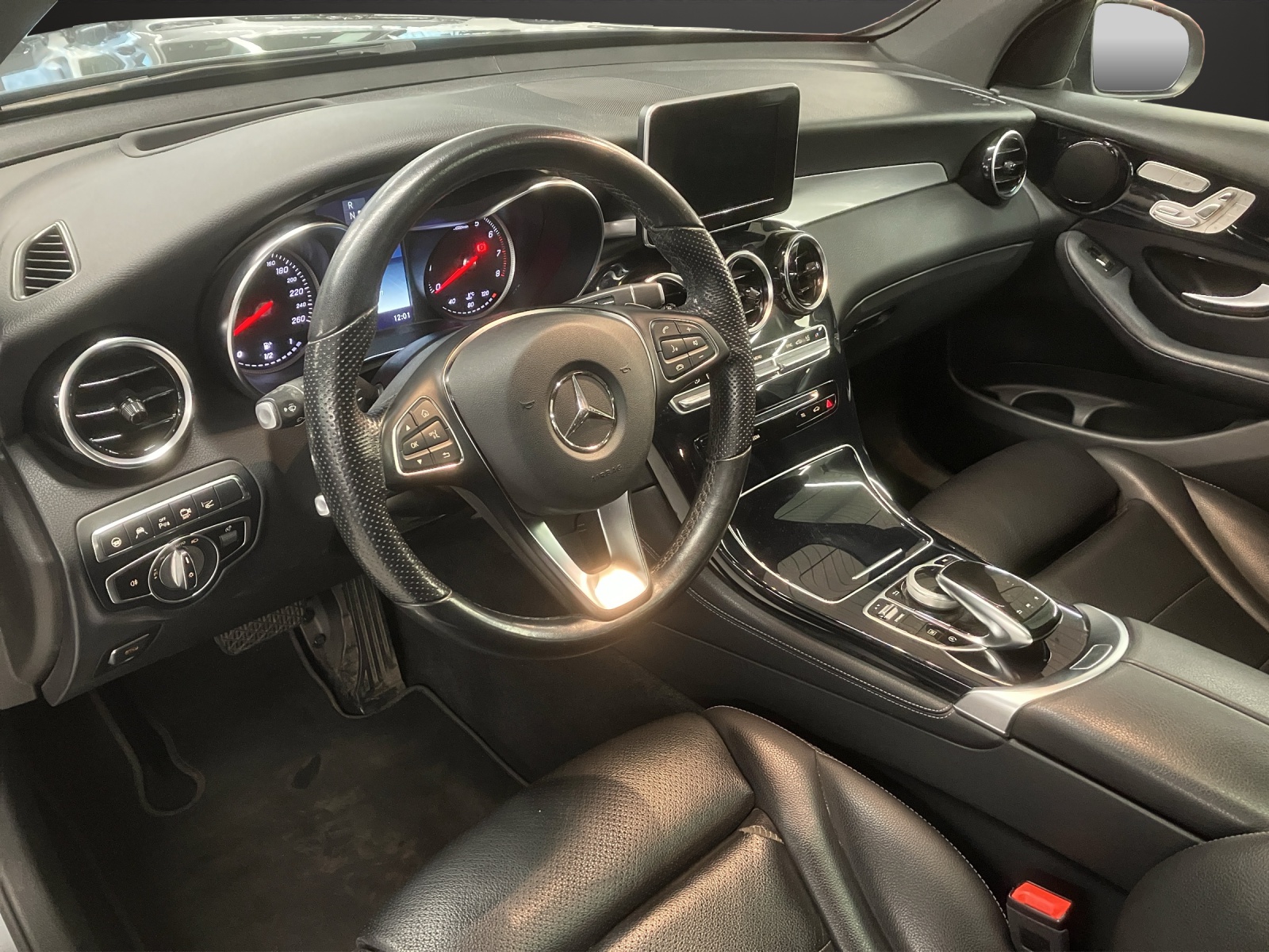 MERCEDES-BENZ GLC 250 4Matic 9G-Tronic-image-7