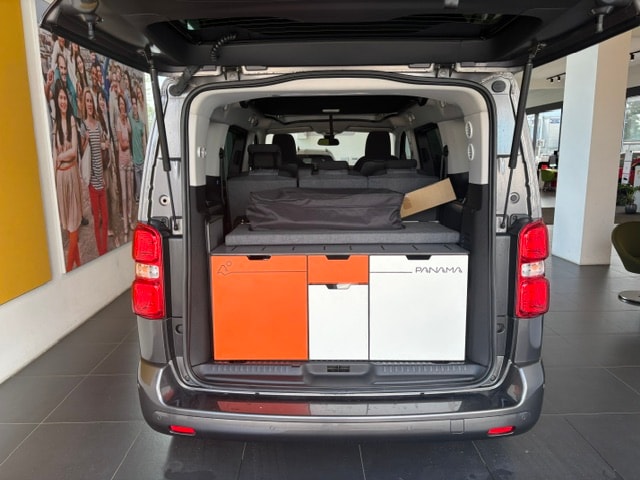 PEUGEOT PANAMA U10+ TRAVELLER 180CV EAT8-image-8