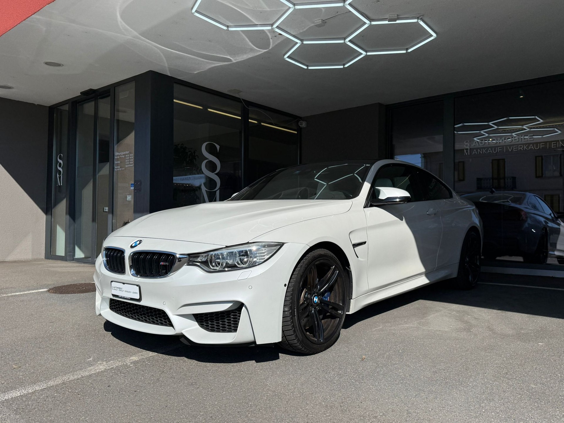 BMW M4 Coupé DKG *CH-Fahrzeug* *Original Zustand* *Frisch ab MFK*-showroom-element-1