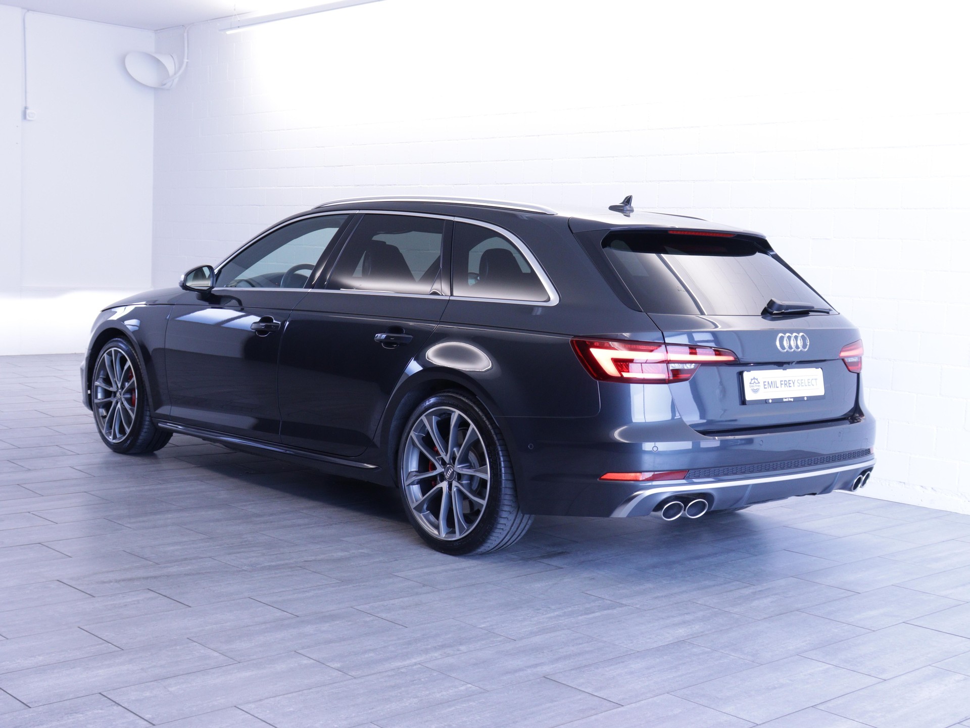 AUDI S4 Avant 3.0 V6 TFSI quattro S-Tronic-showroom-element-3