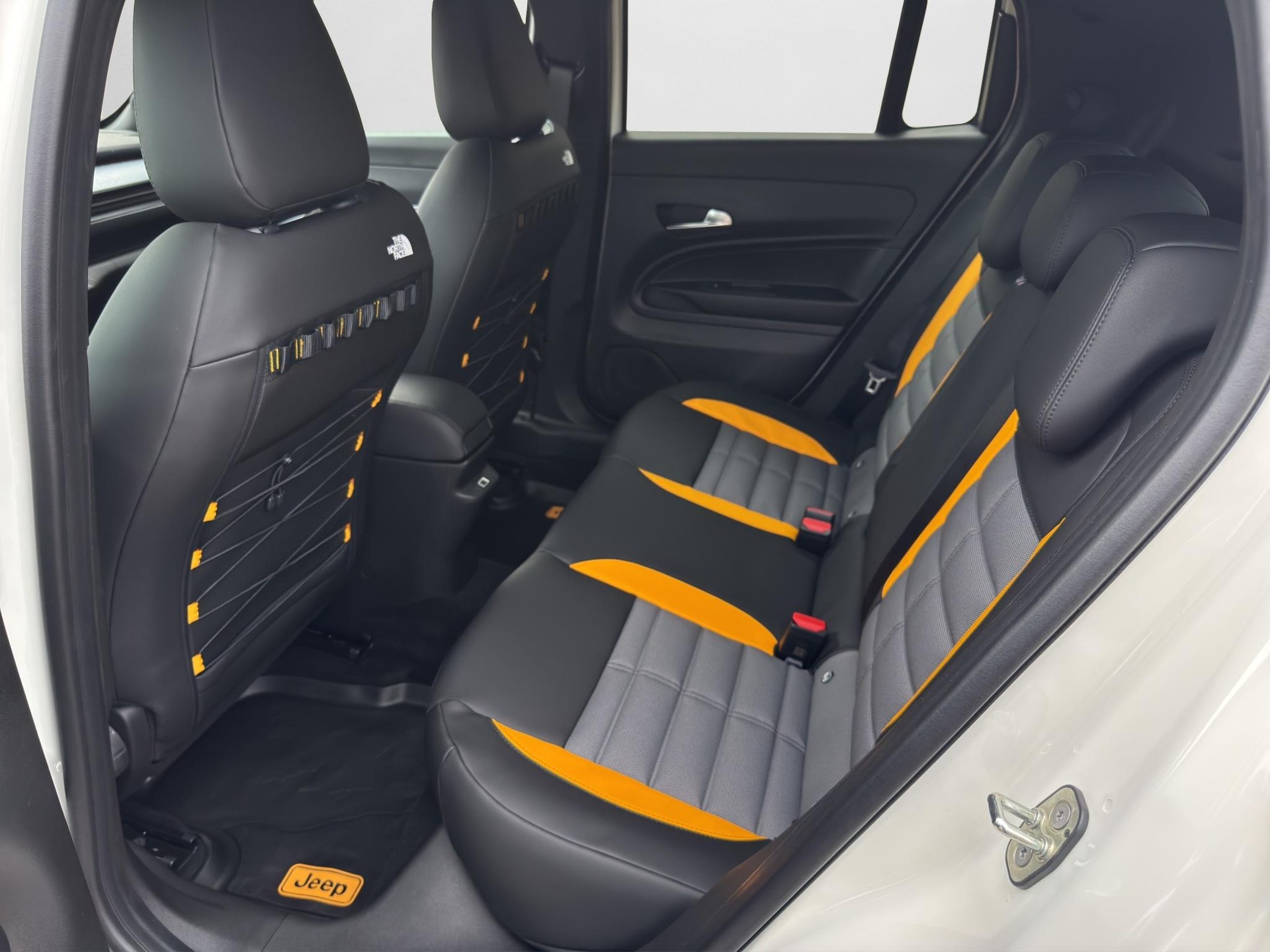 JEEP Avenger 1.2 MHEV The North Face 4xe-image-11