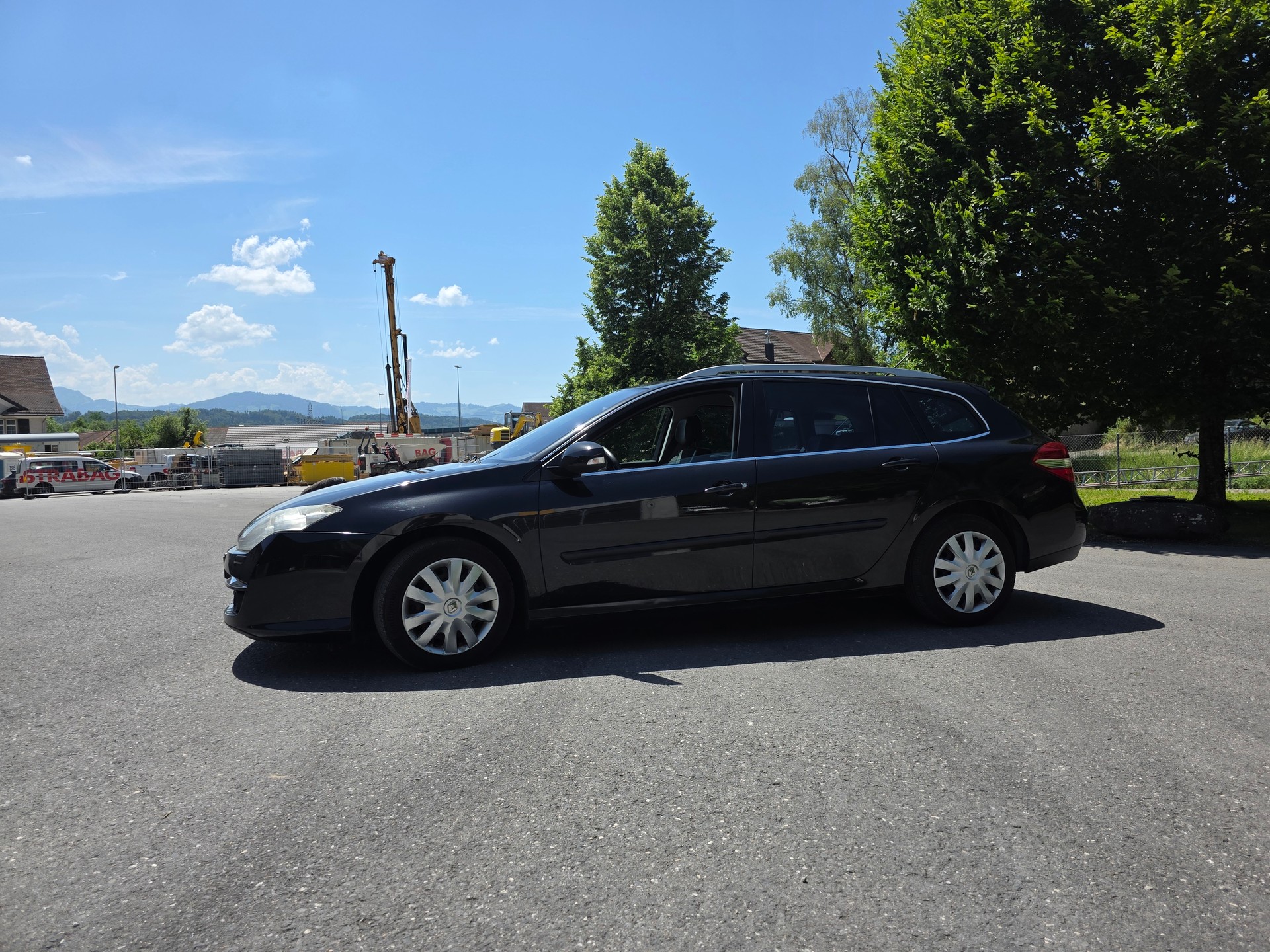 RENAULT Laguna Grandtour 2.0 dCi Dynamique Automatic-image-9