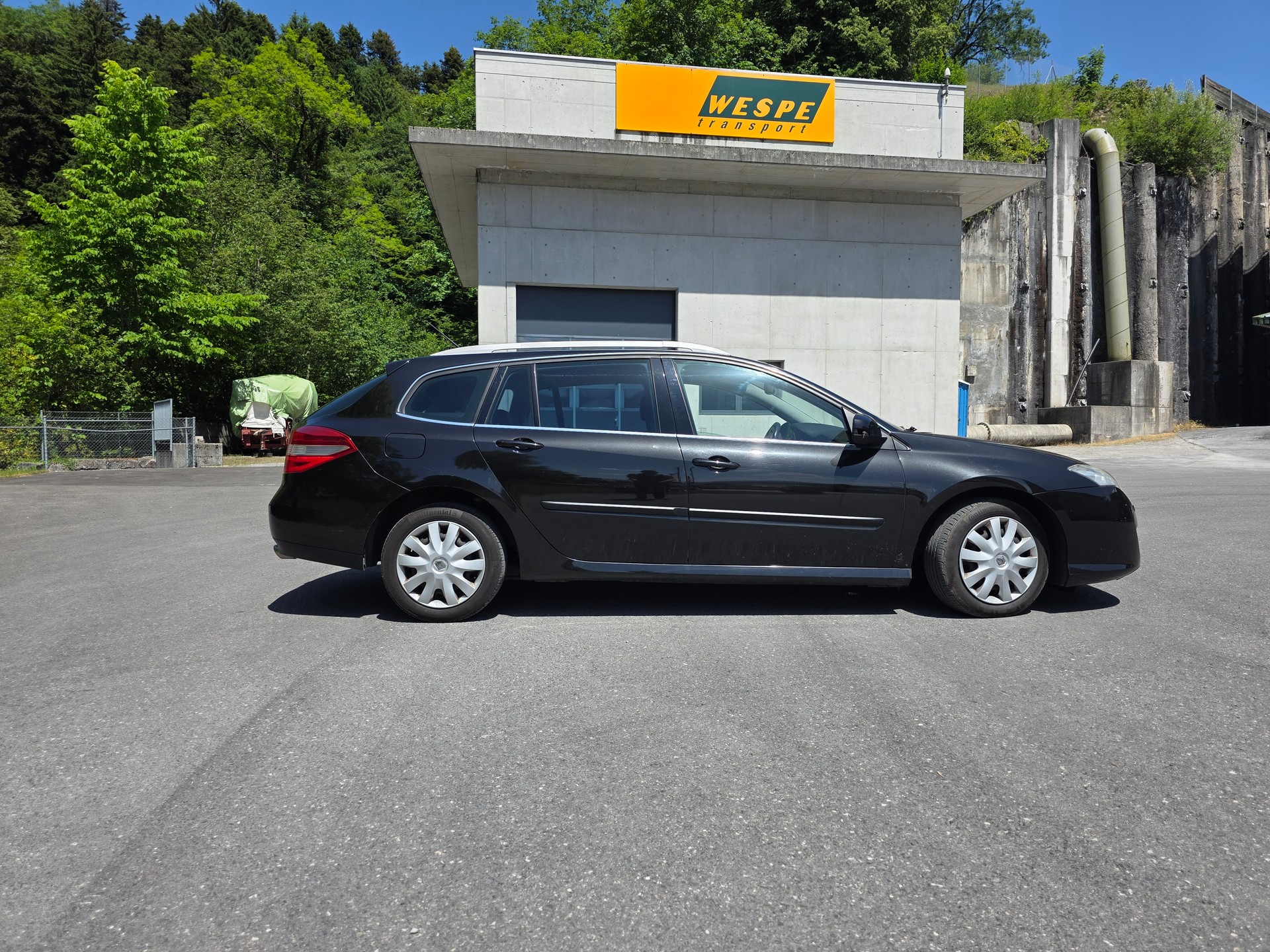 RENAULT Laguna Grandtour 2.0 dCi Dynamique Automatic-image-8