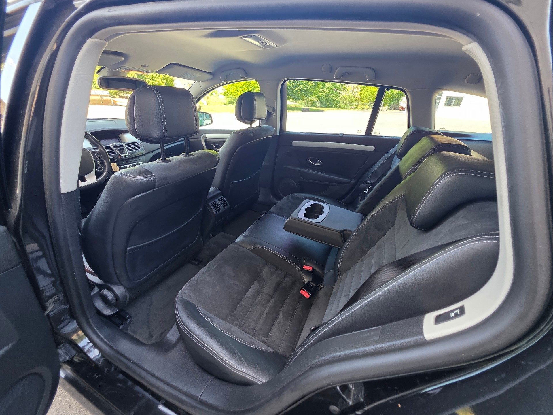 RENAULT Laguna Grandtour 2.0 dCi Dynamique Automatic-image-21