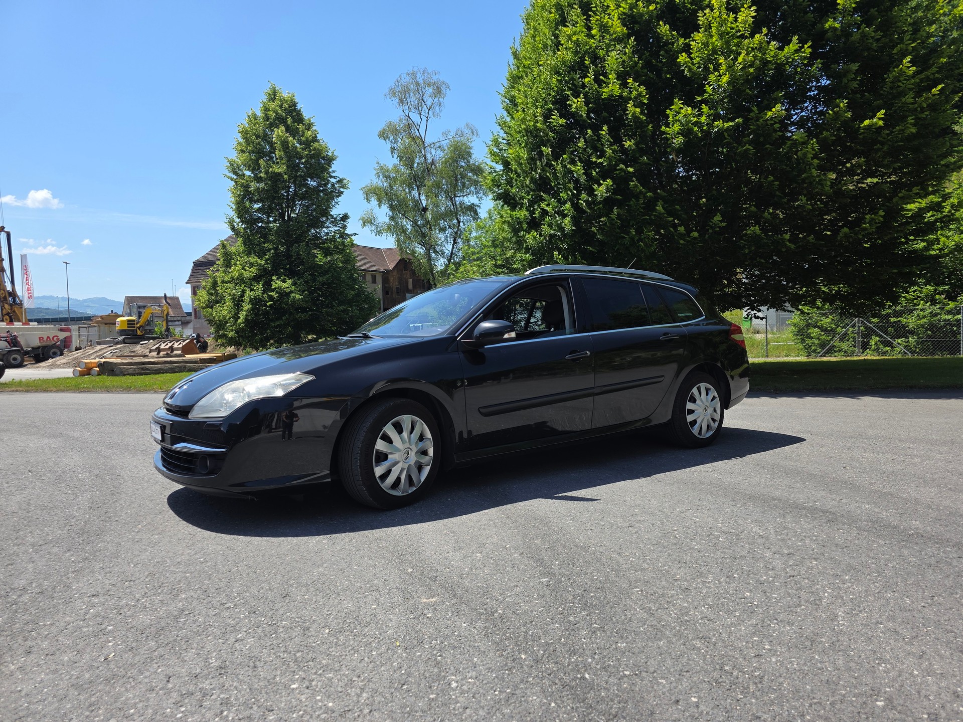 RENAULT Laguna Grandtour 2.0 dCi Dynamique Automatic-image-7