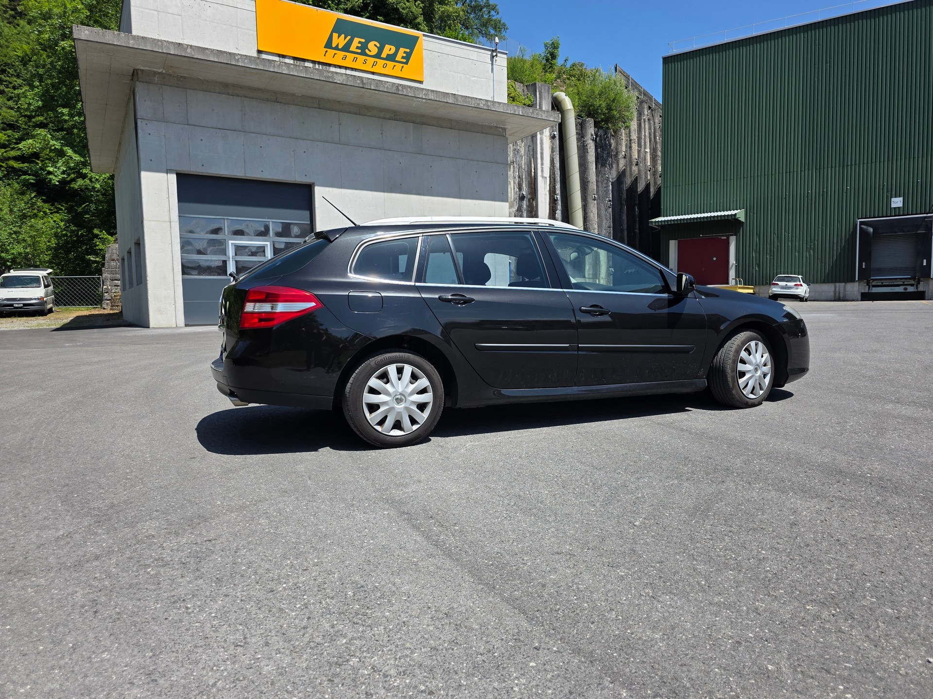 RENAULT Laguna Grandtour 2.0 dCi Dynamique Automatic-image-10