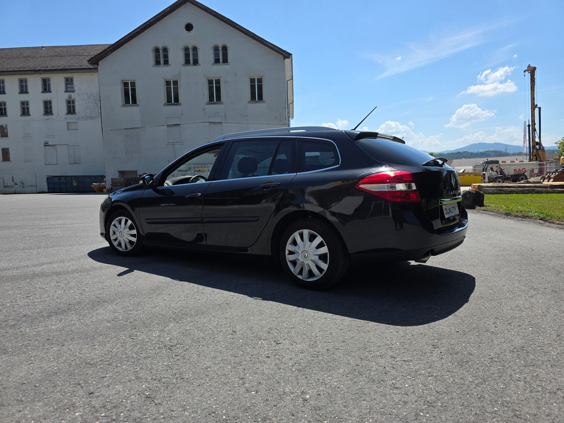 RENAULT Laguna Grandtour 2.0 dCi Dynamique Automatic-image-12