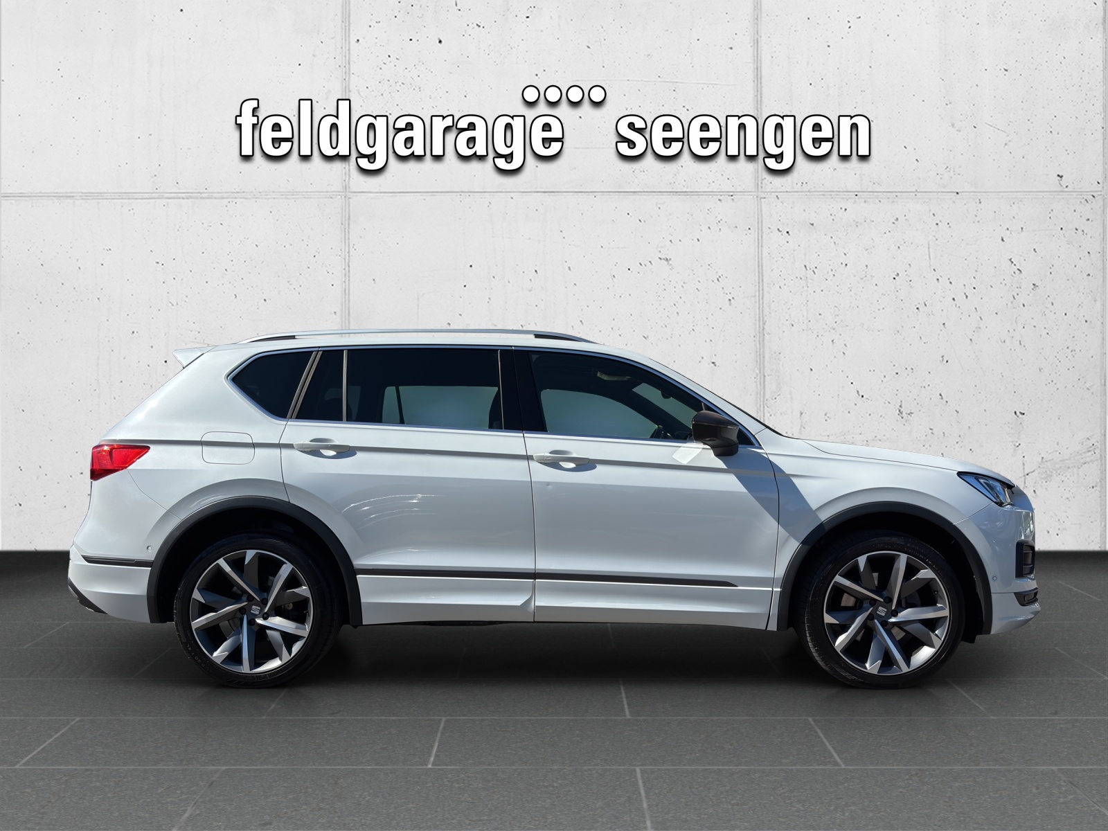SEAT Tarraco 2.0 TSI 4Drive FR mit AHK & Panorama-Ausstell-/Schiebedach-showroom-element-3