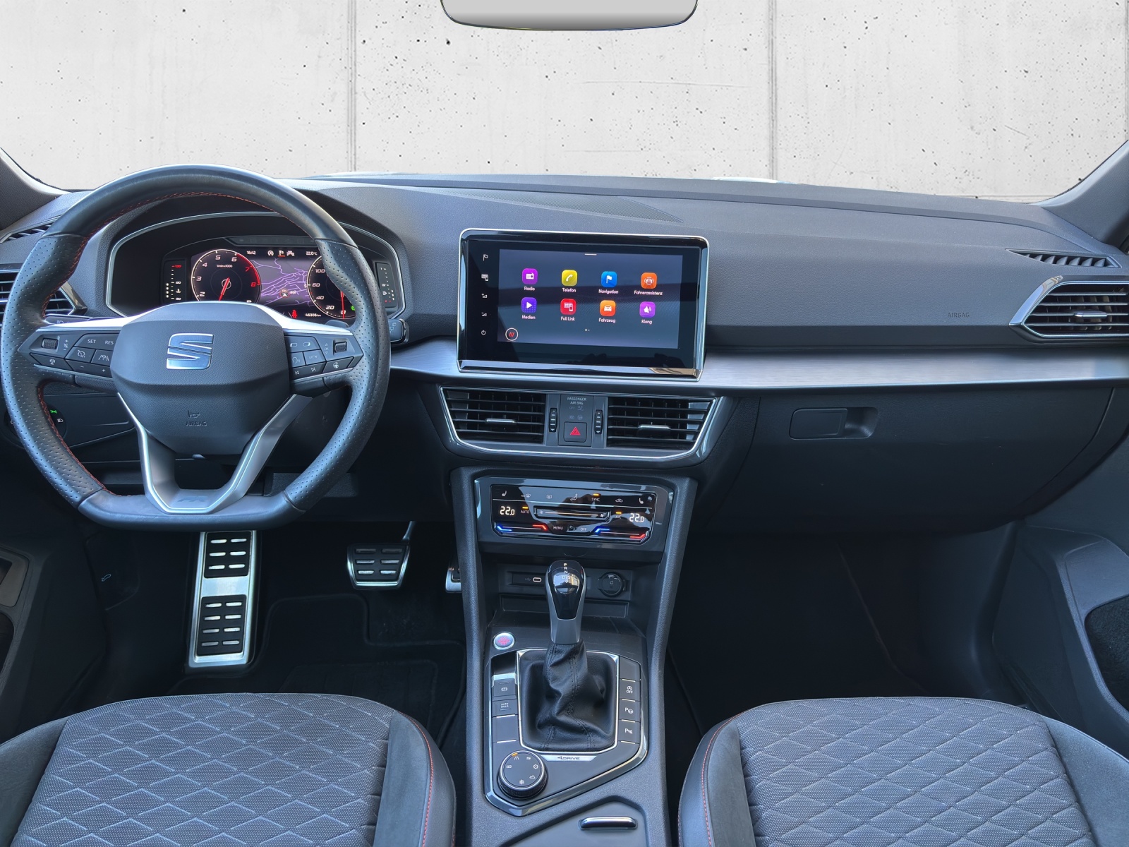 SEAT Tarraco 2.0 TSI 4Drive FR mit AHK & Panorama-Ausstell-/Schiebedach-image-12