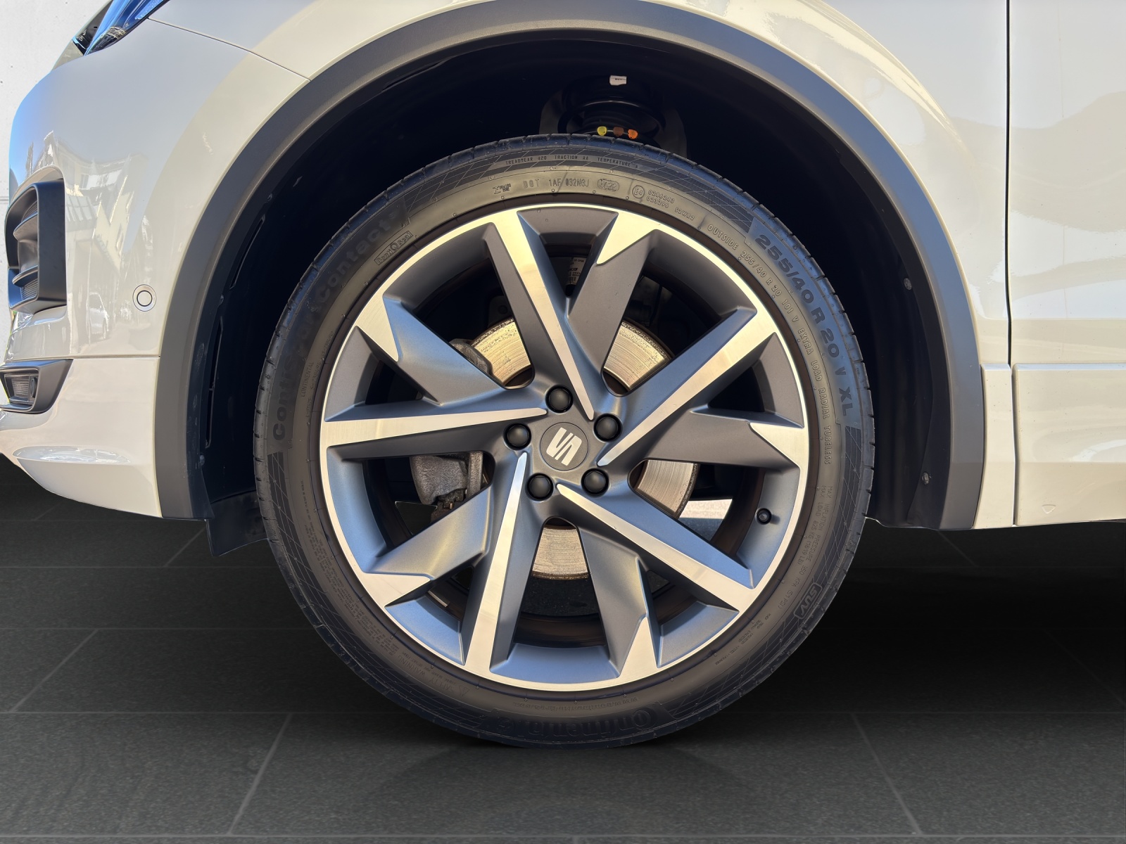 SEAT Tarraco 2.0 TSI 4Drive FR mit AHK & Panorama-Ausstell-/Schiebedach-image-11
