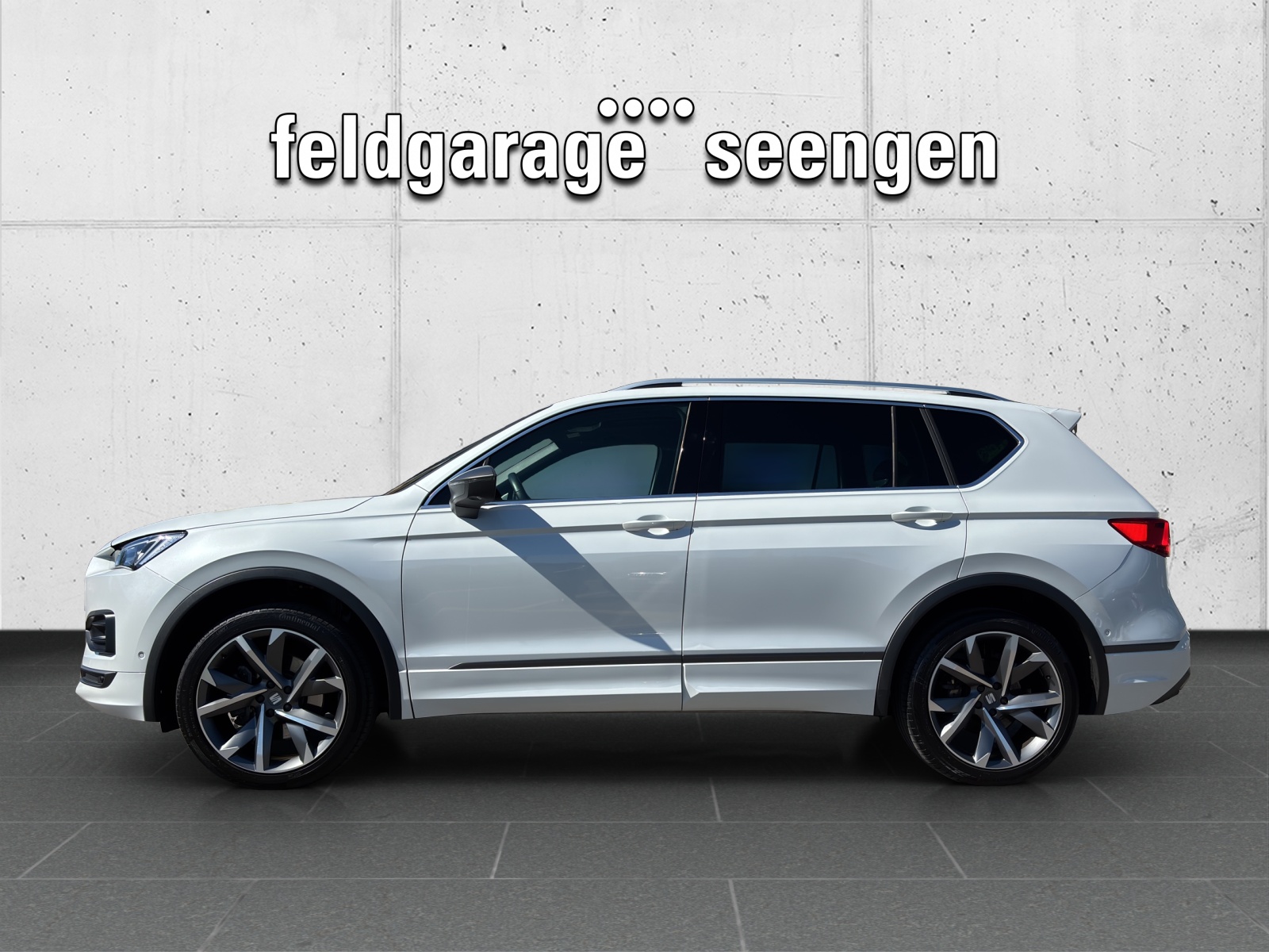 SEAT Tarraco 2.0 TSI 4Drive FR mit AHK & Panorama-Ausstell-/Schiebedach-showroom-element-1