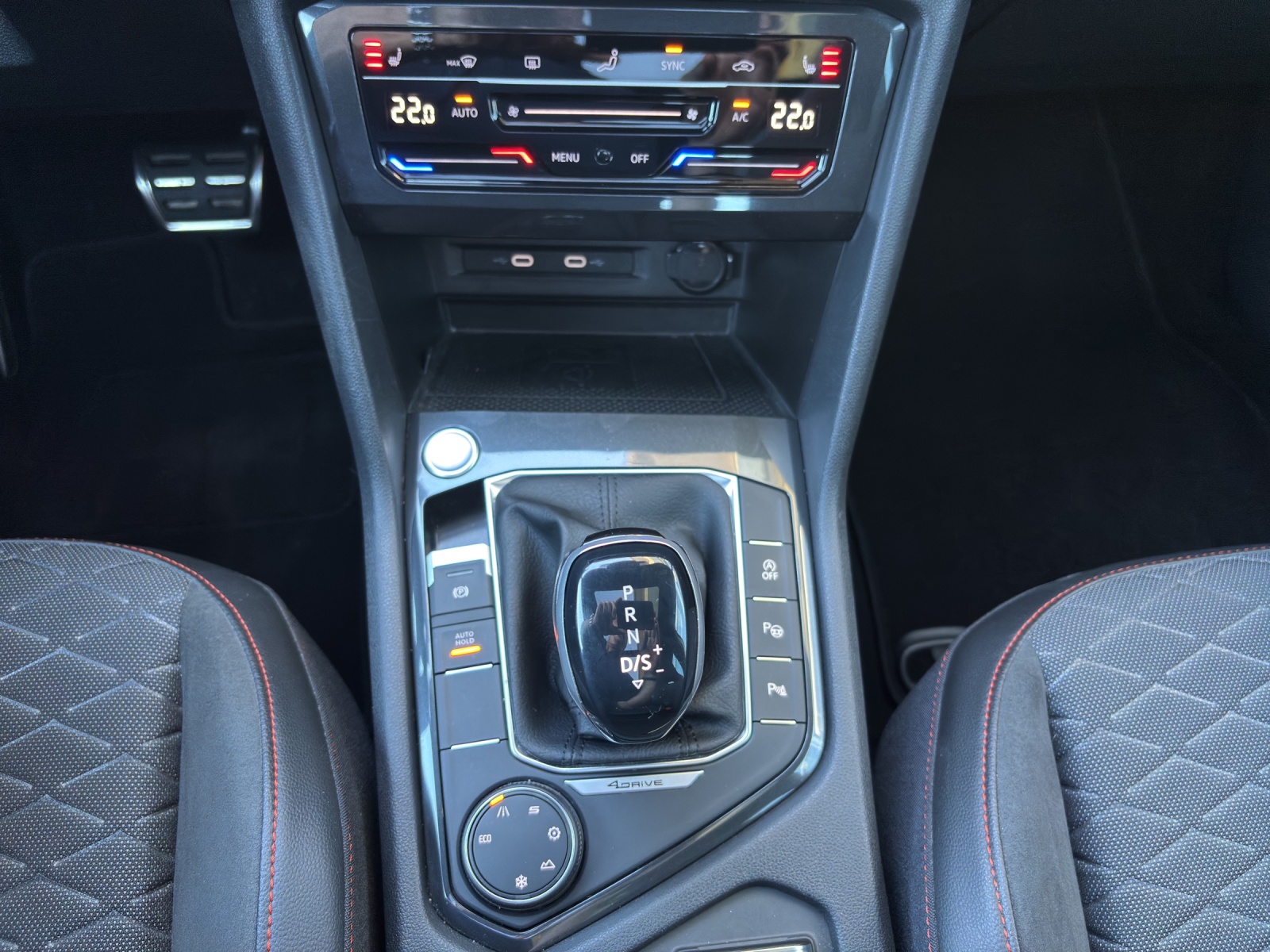 SEAT Tarraco 2.0 TSI 4Drive FR mit AHK & Panorama-Ausstell-/Schiebedach-image-18