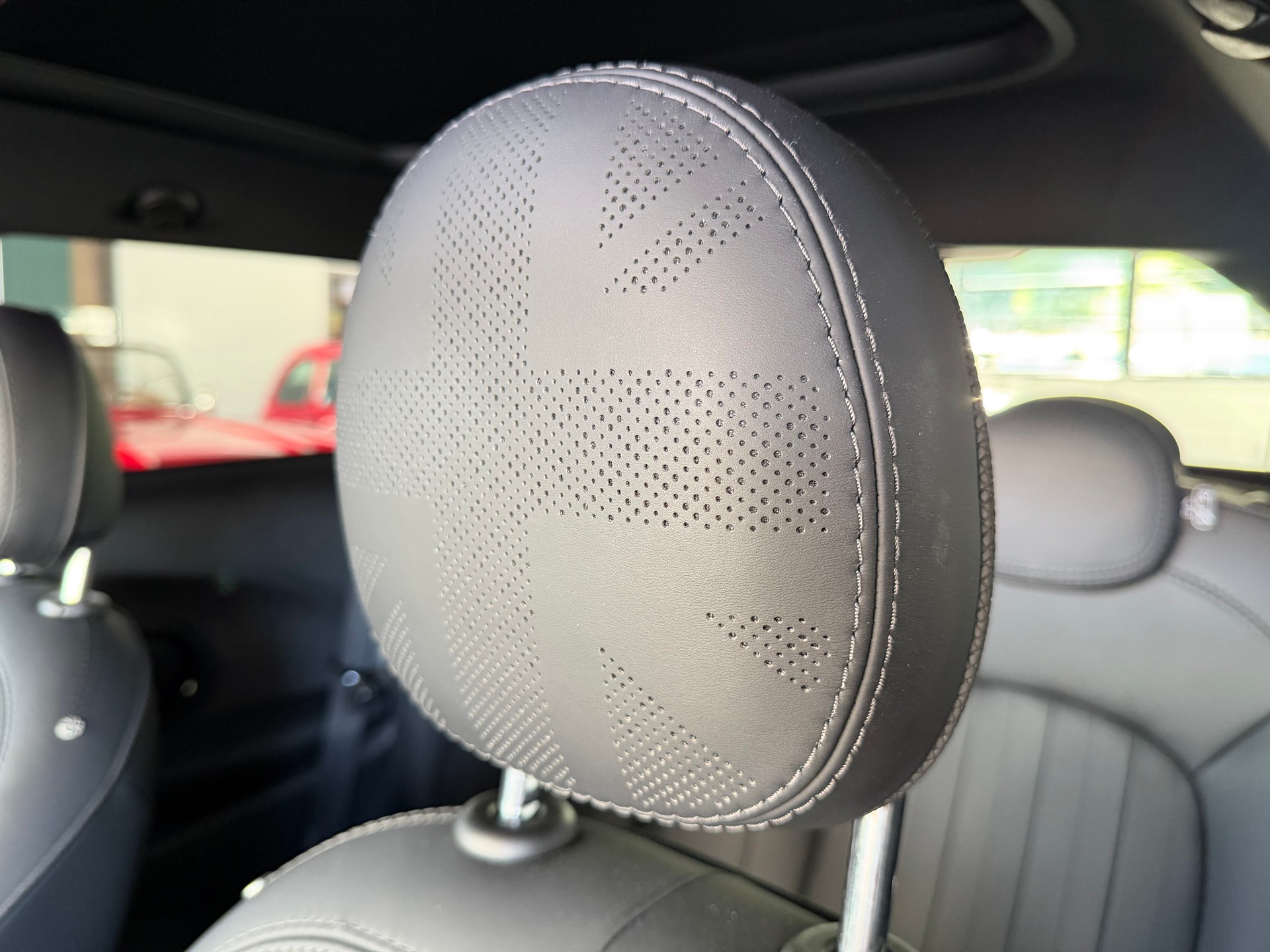 MINI Cooper S 178 PS (CH) MINI YOURS TRIM +PREMIUM PLUS Steptronic DKG-image-11