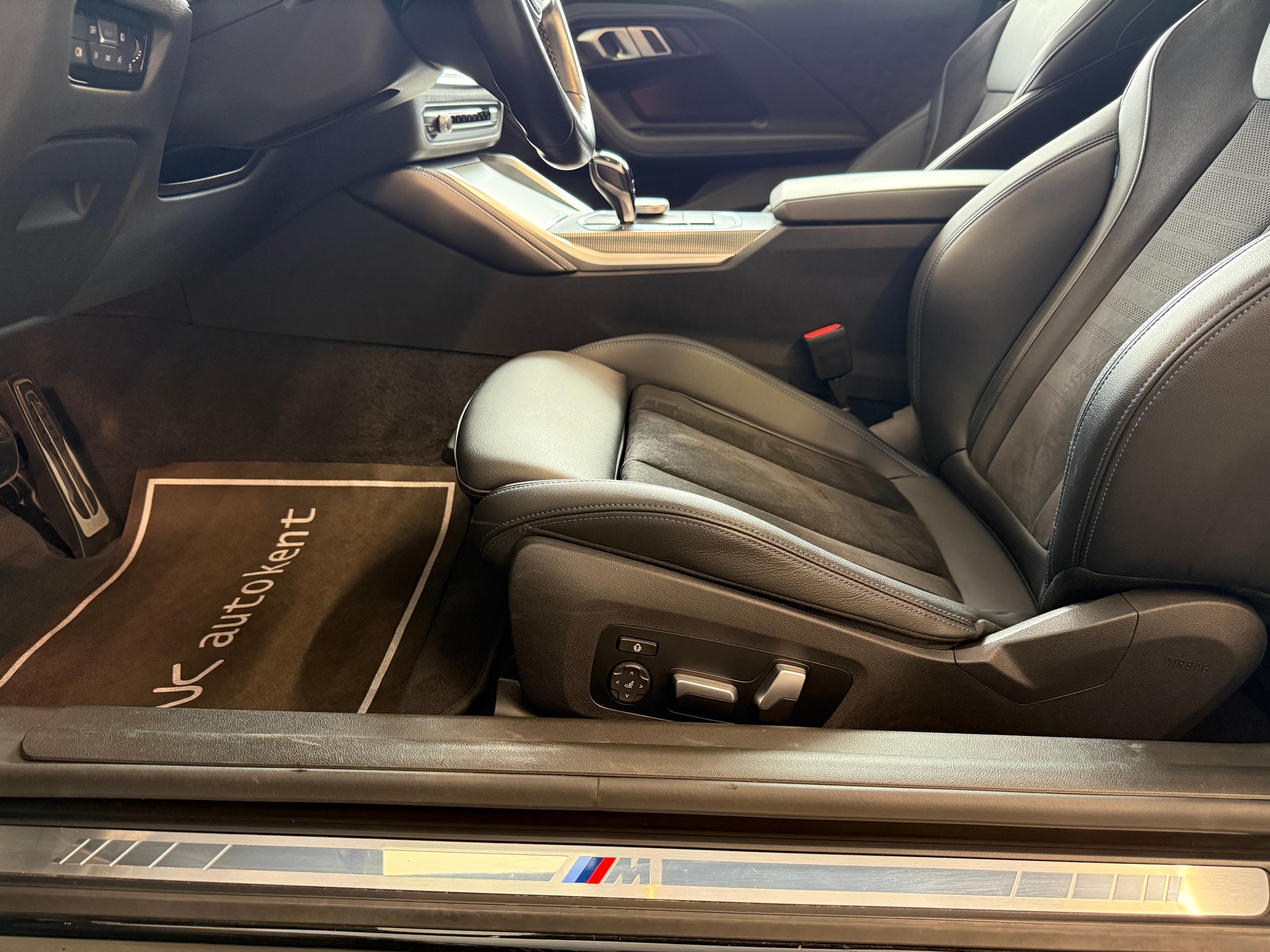 BMW M240i xDrive M Sport Pro Steptronic-image-15