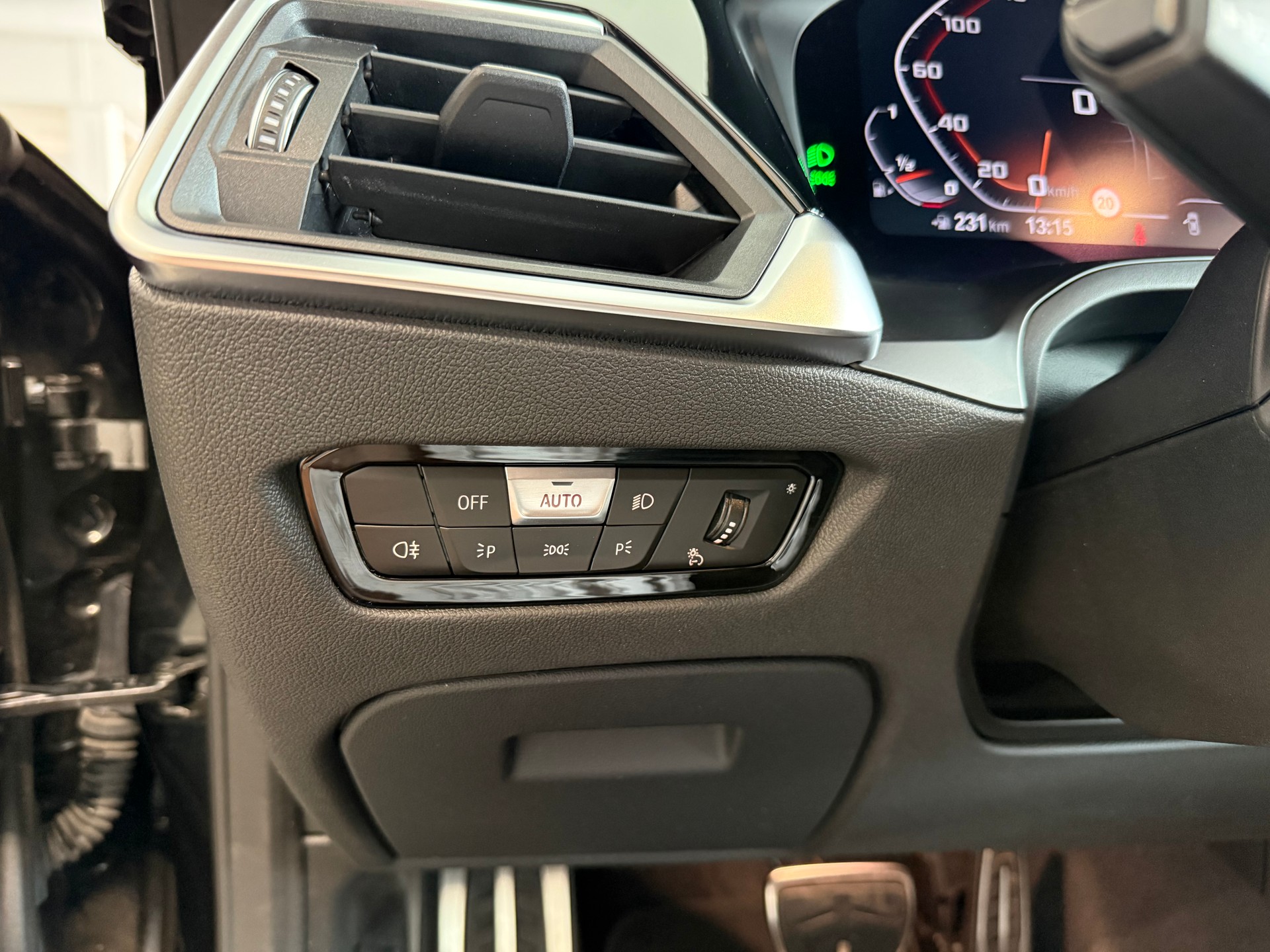 BMW M240i xDrive M Sport Pro Steptronic-image-13