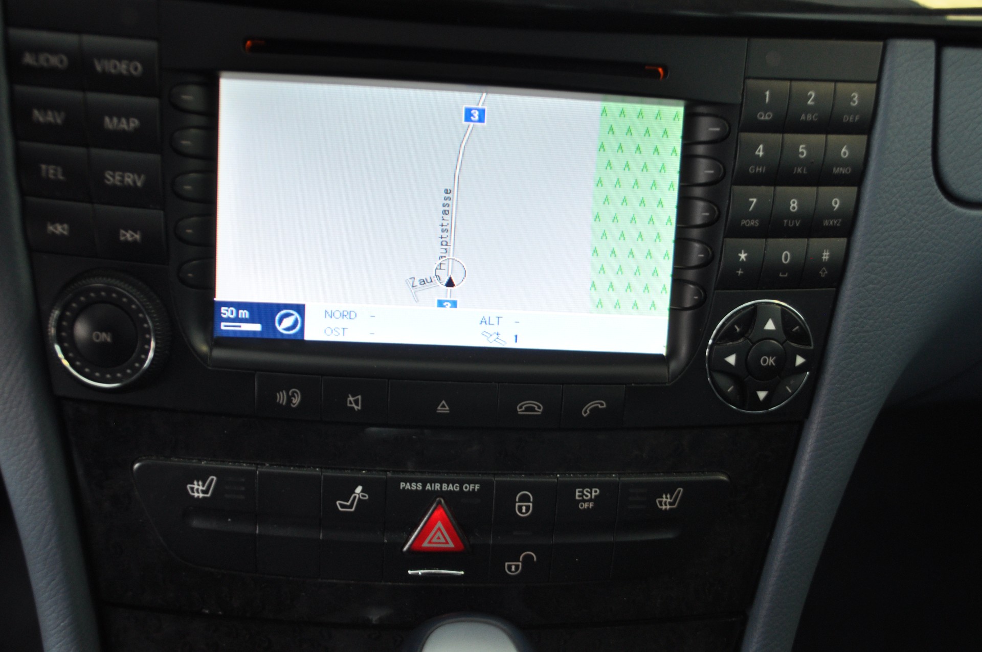 MERCEDES-BENZ E 320 Avantgarde 4Matic Automatic-image-13