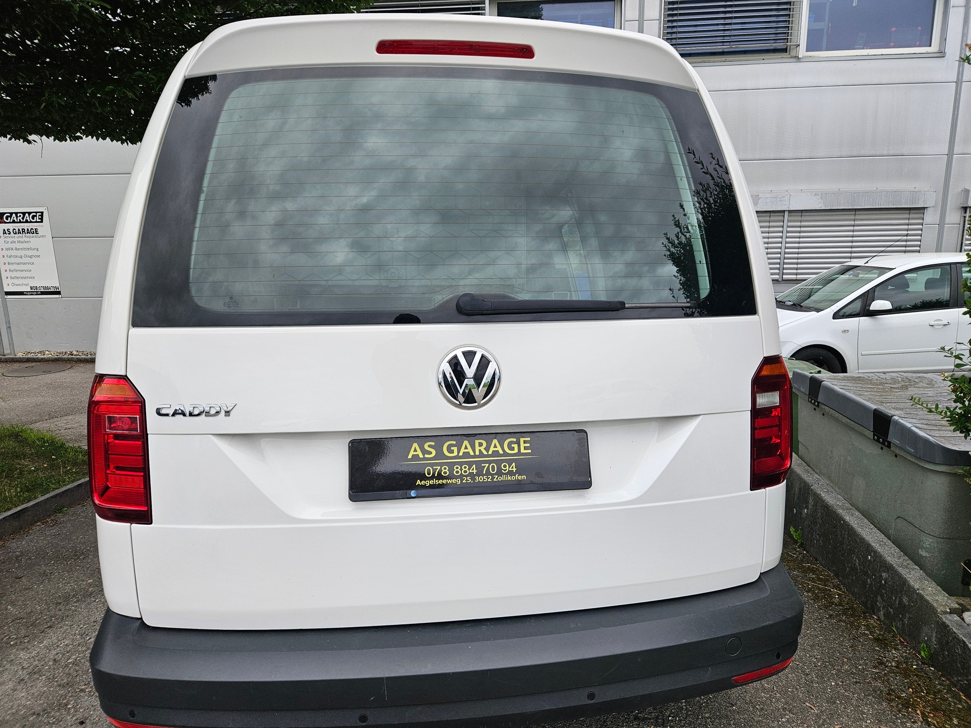 VW Caddy Maxi 2.0TDI BlueMotion Technology DSG-image-4