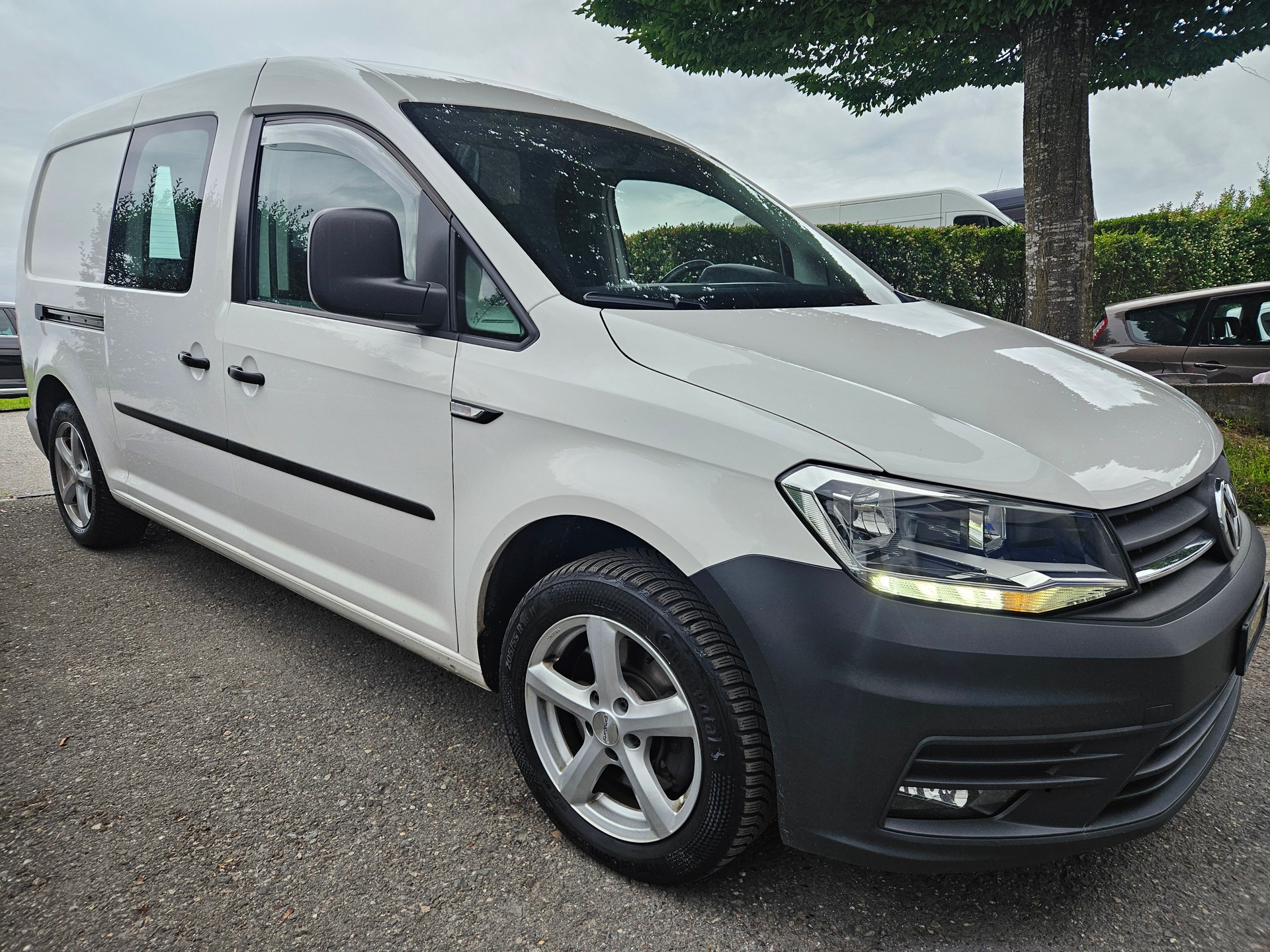 VW Caddy Maxi 2.0TDI BlueMotion Technology DSG-image-1