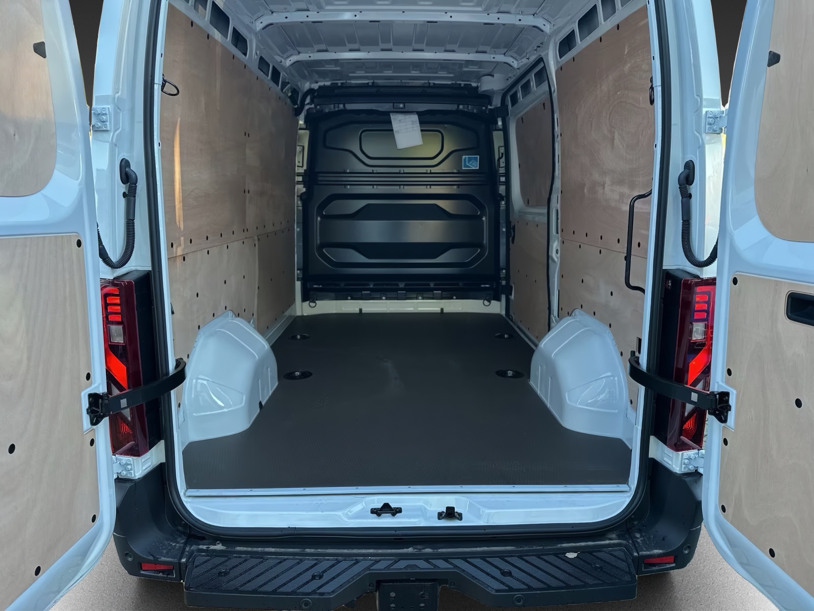 RENAULT Master E-Tech 40 EV 87kWh Longe Range L2H2-image-5