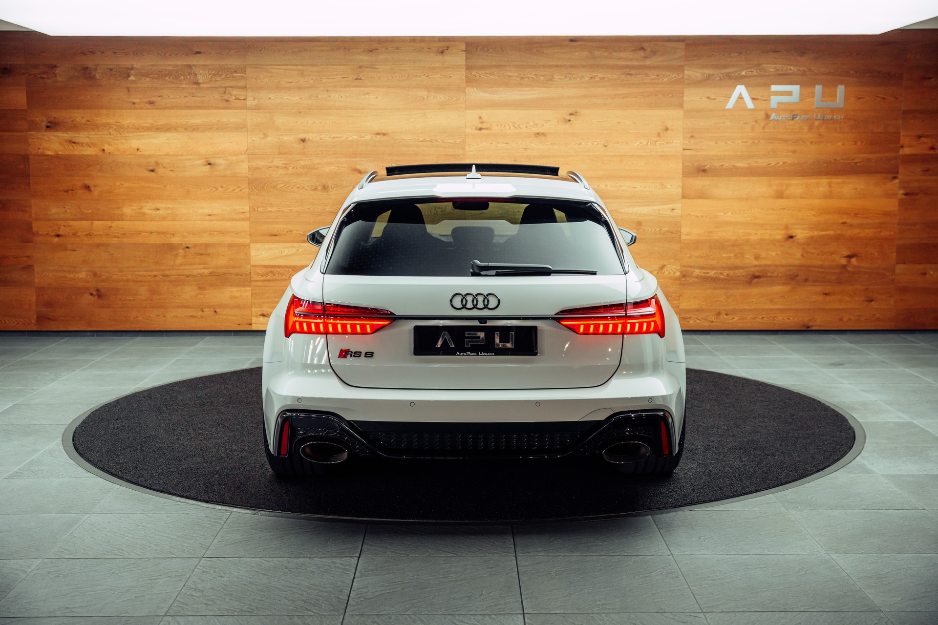 AUDI RS6 Avant 4.0 TFSI V8 Performance quattro-image-16