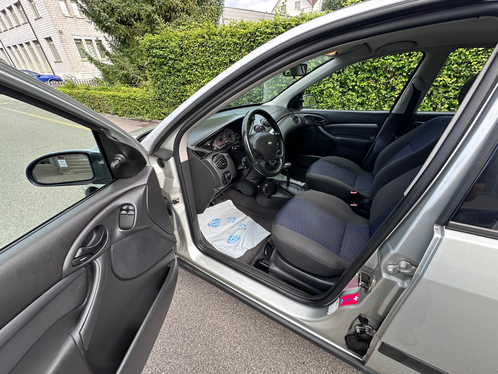 FORD Focus 1.6i 16V Carving-image-9