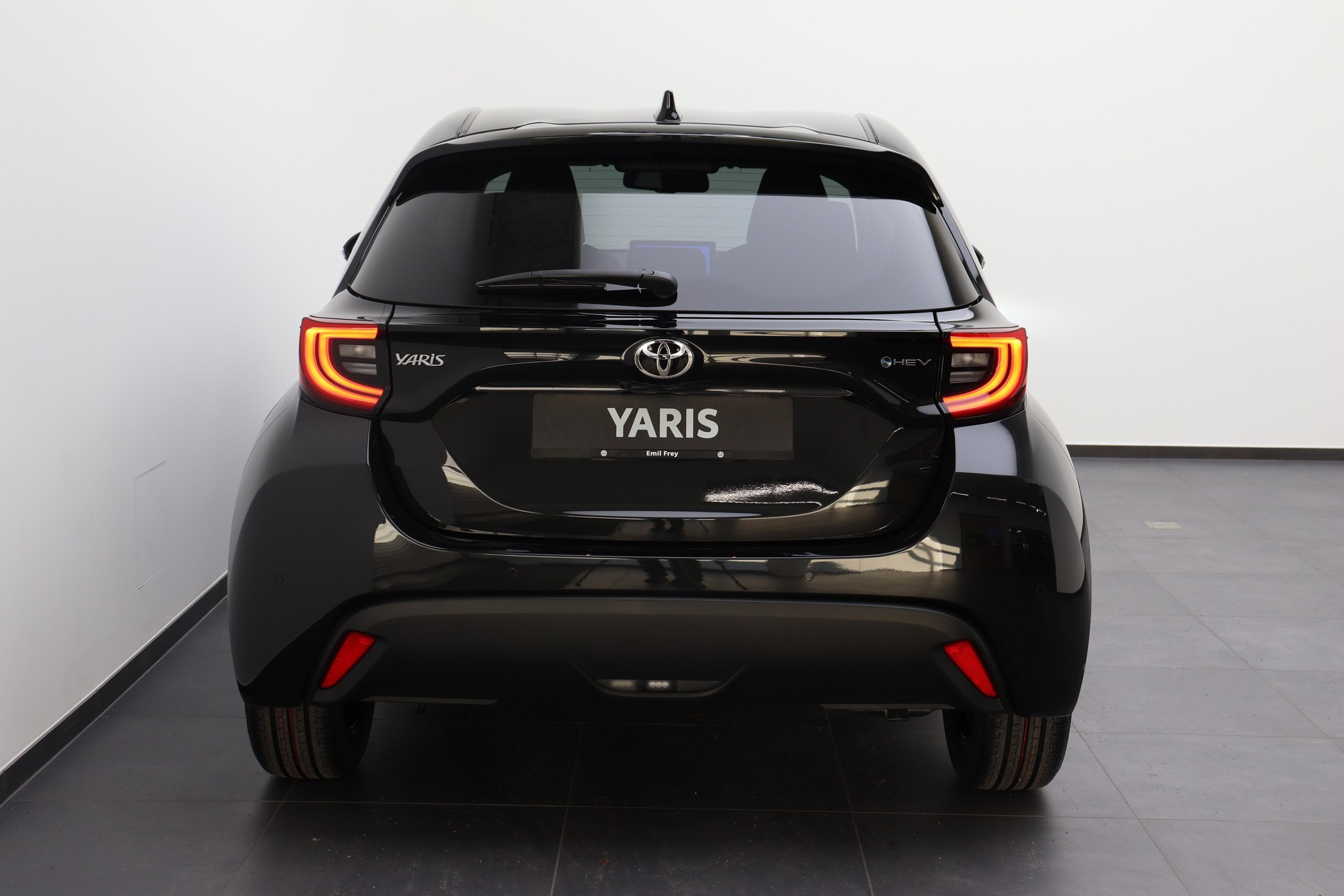 TOYOTA Yaris 1.5 VVT-i HSD Trend-image-4