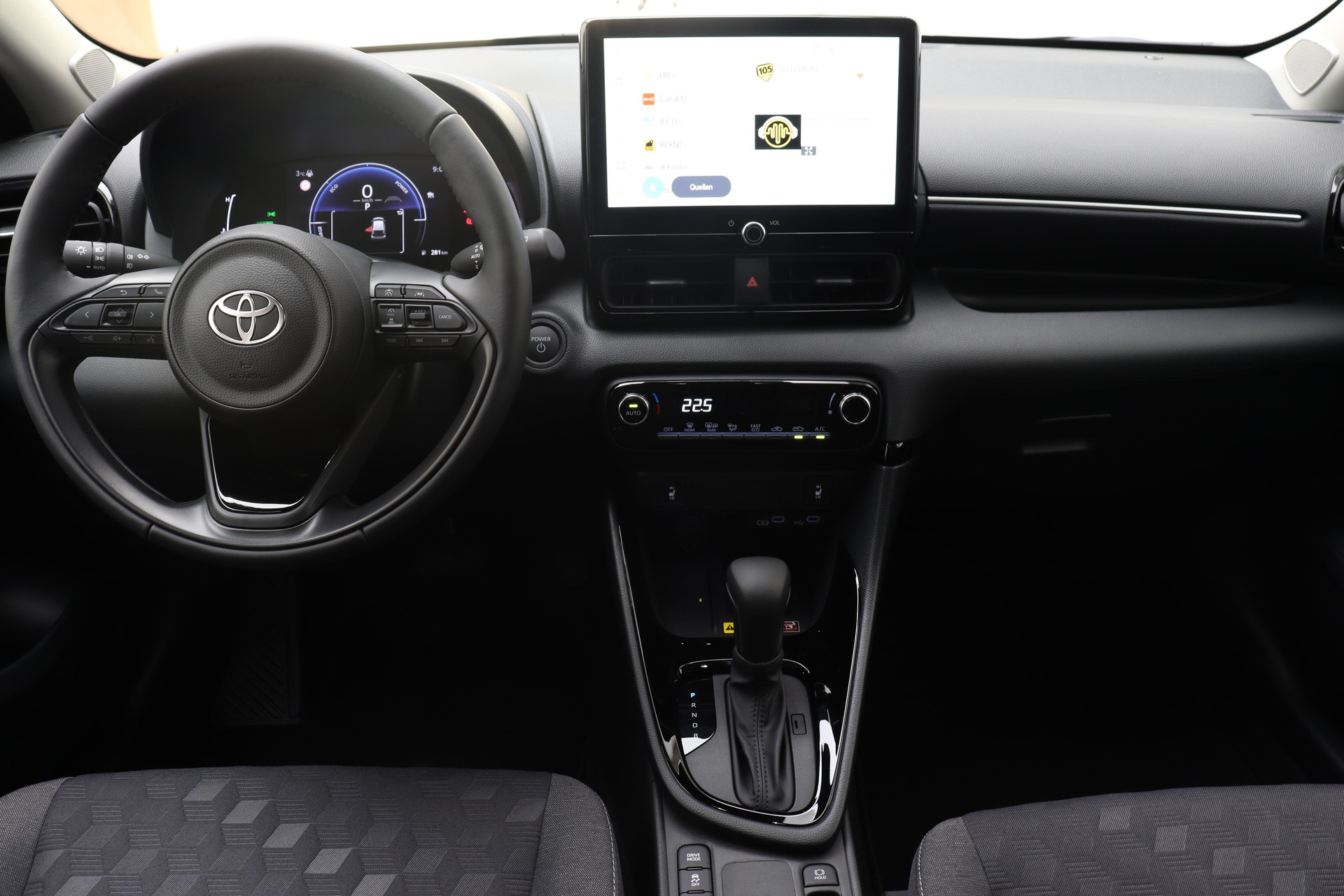 TOYOTA Yaris 1.5 VVT-i HSD Trend-image-7