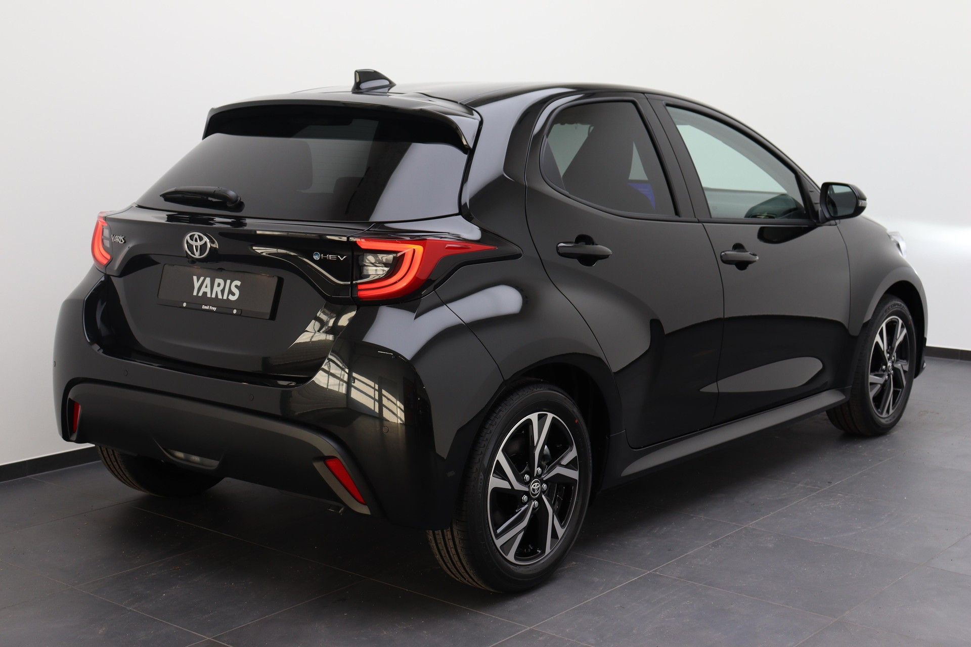 TOYOTA Yaris 1.5 VVT-i HSD Trend-showroom-element-3