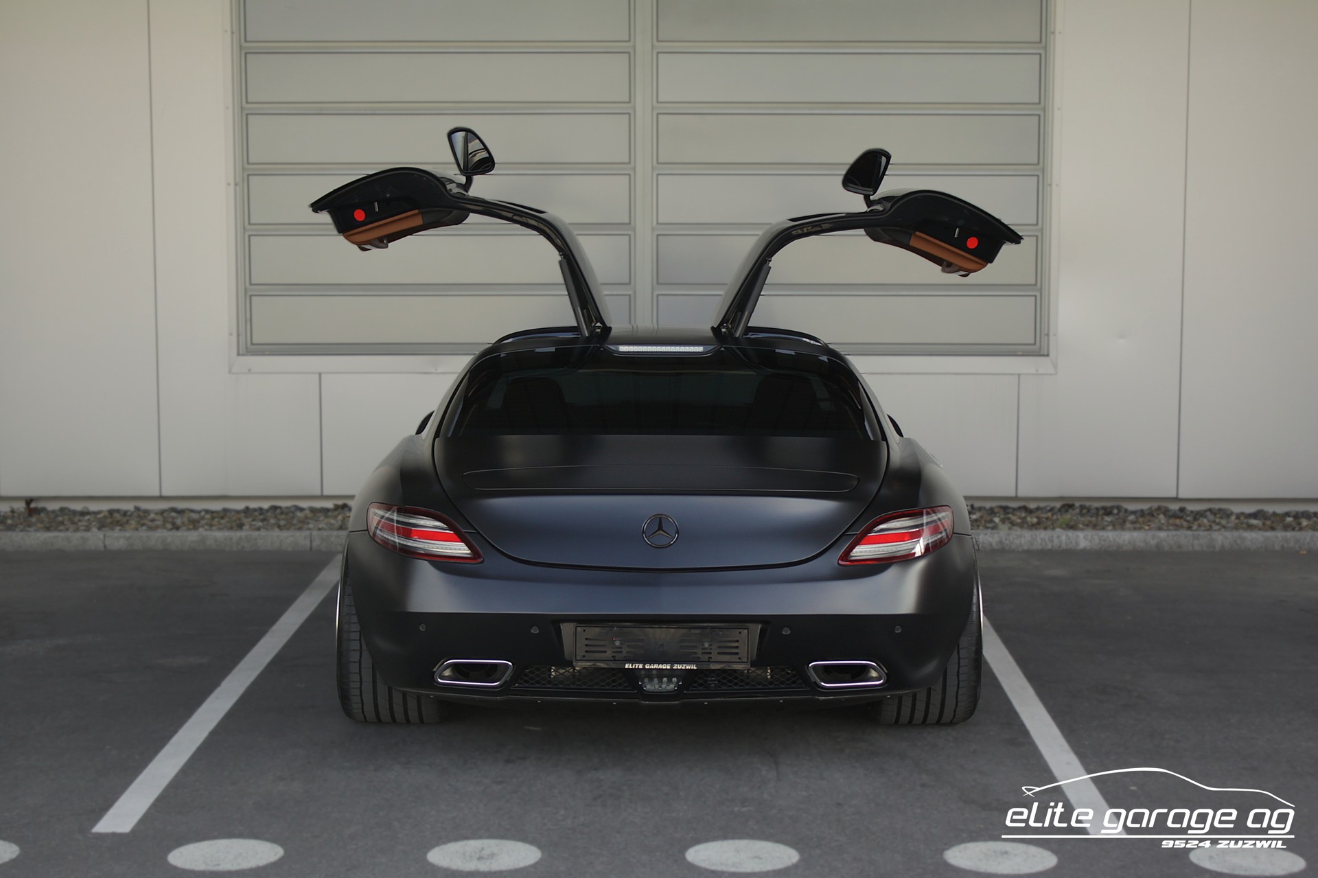 MERCEDES-BENZ SLS 63 AMG Speedshift-image-3