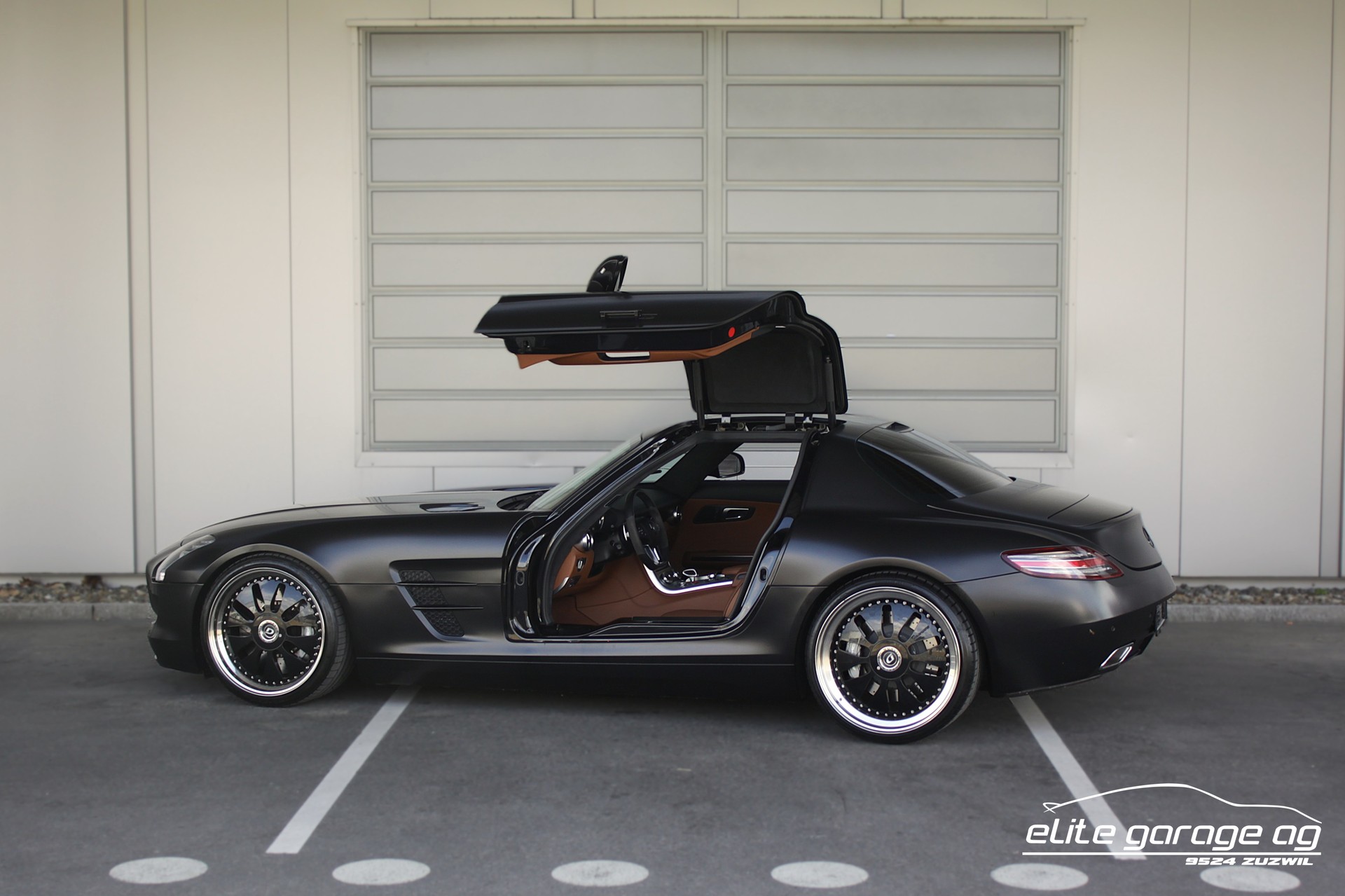 MERCEDES-BENZ SLS 63 AMG Speedshift-image-2