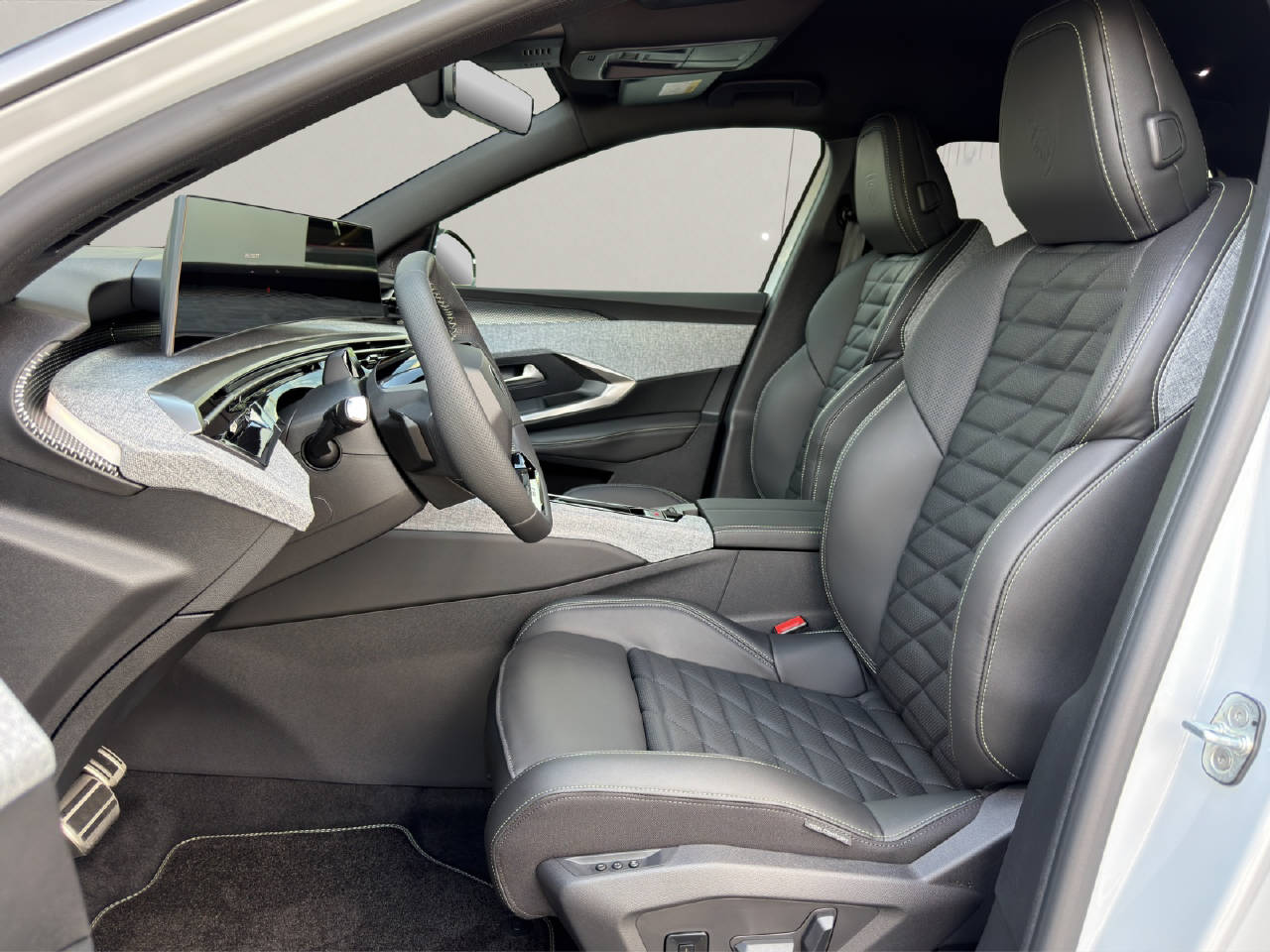 PEUGEOT 5008 e-GT Exclusive AWD-showroom-element-3