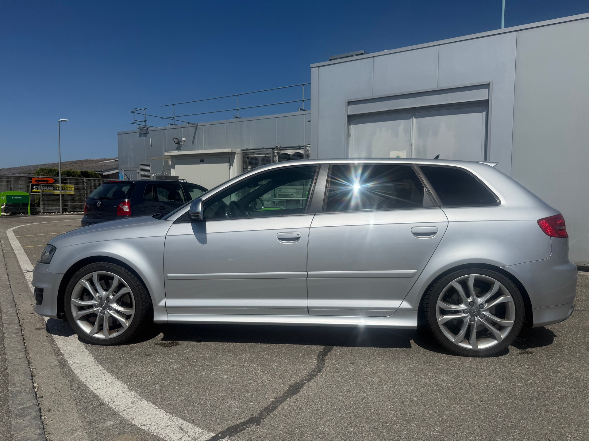 AUDI S3 Sportback 2.0 TFSI quattro S-tronic-image-2