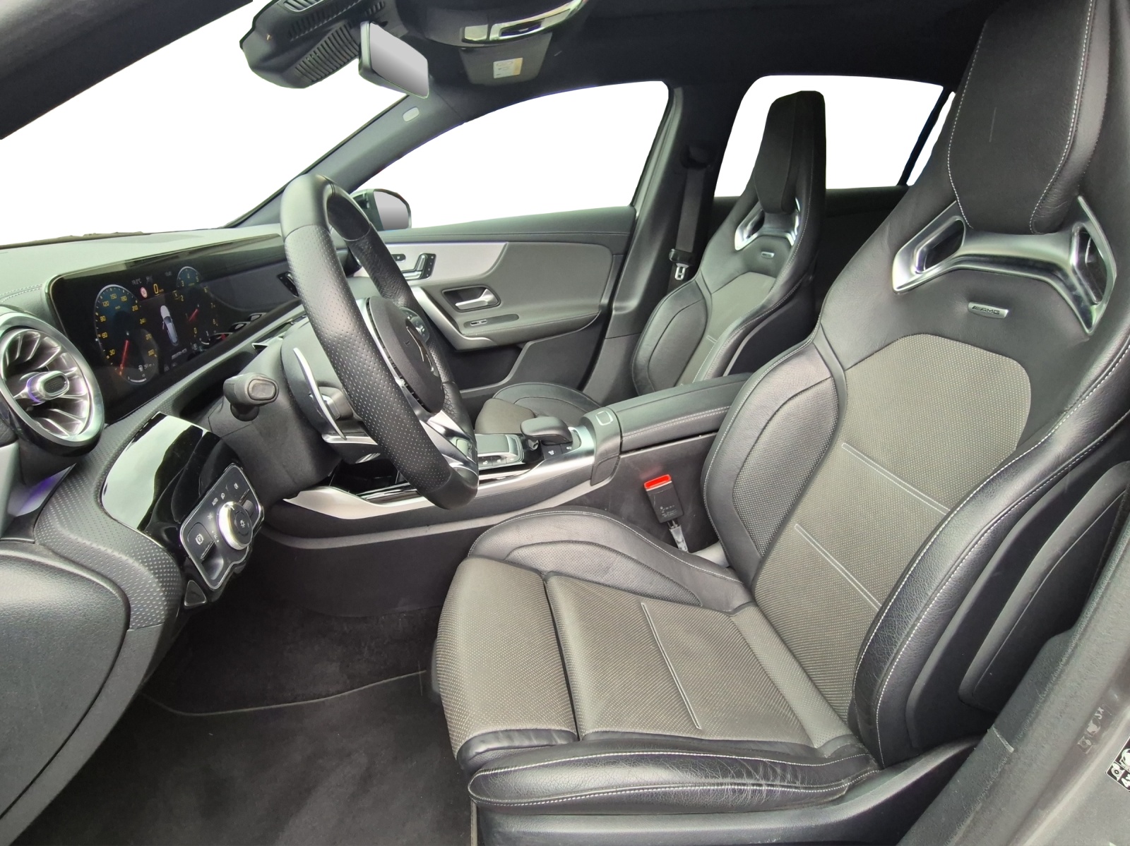 MERCEDES-BENZ A 45 S AMG 4Matic+-image-12