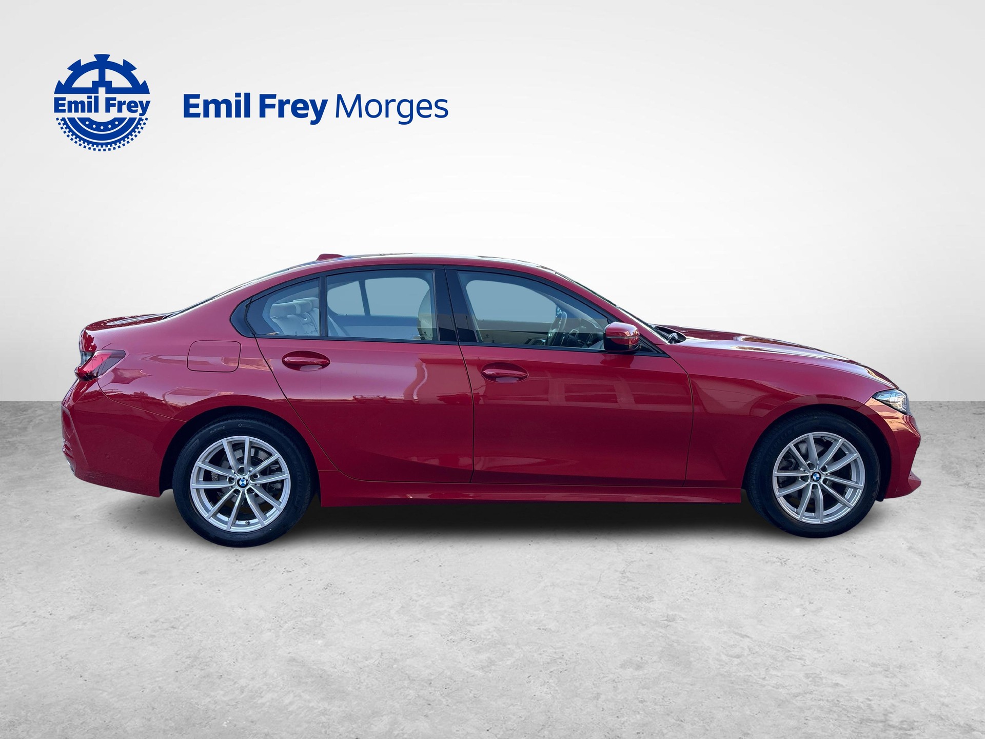 BMW 320d xDrive 48V-showroom-element-1