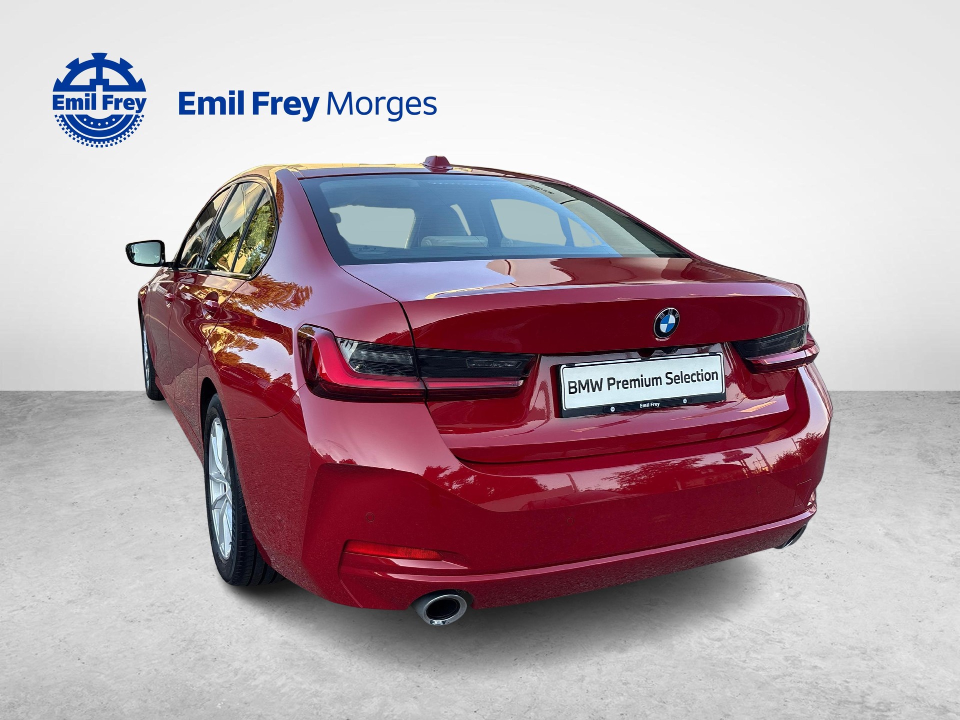 BMW 320d xDrive 48V-showroom-element-2