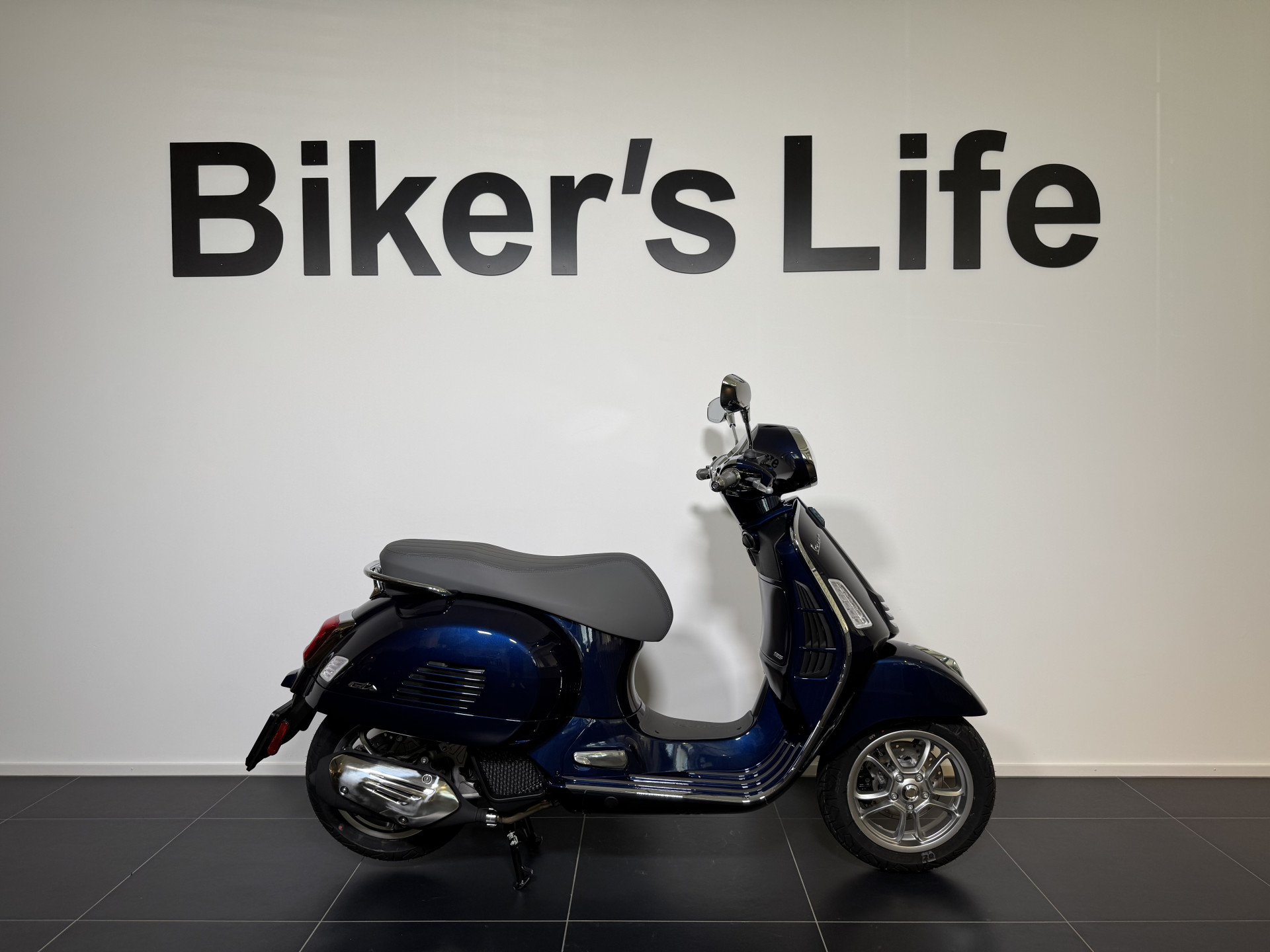 PIAGGIO Vespa GTS 125-image-0