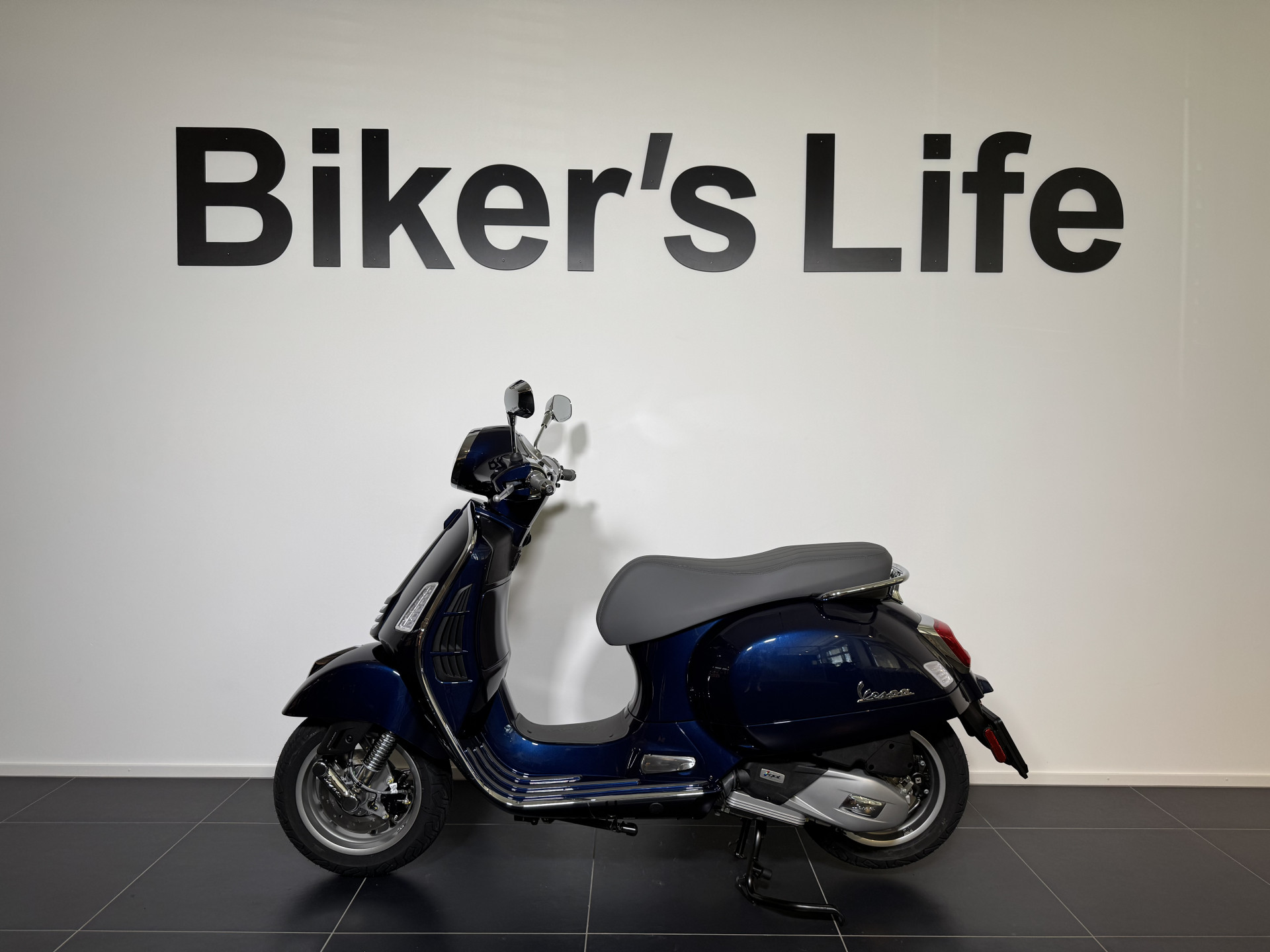 PIAGGIO Vespa GTS 125-image-1