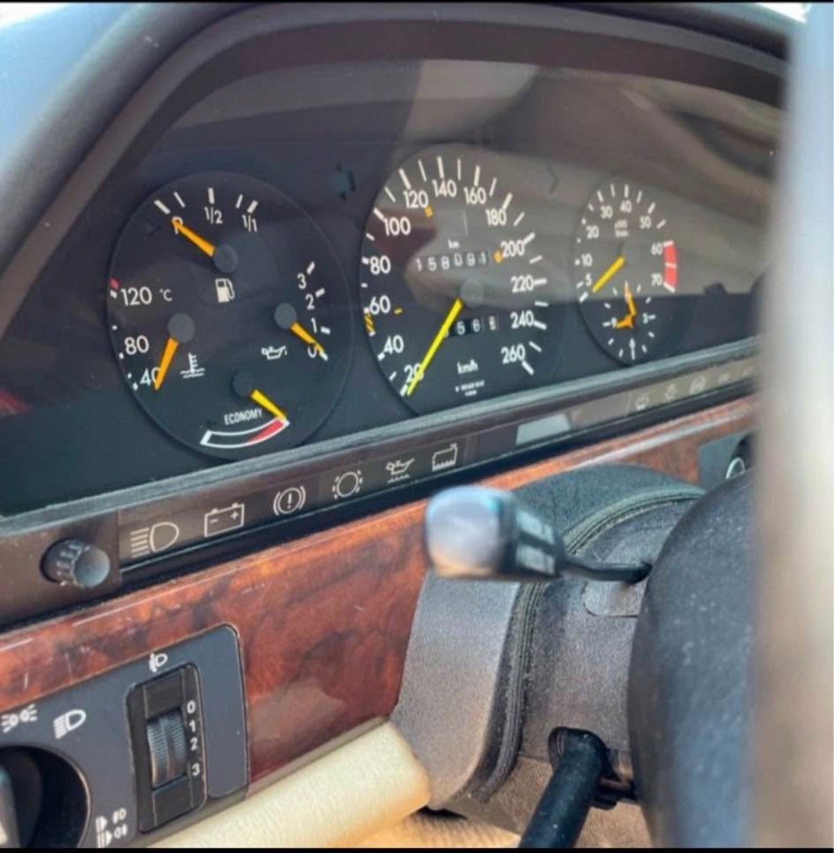 MERCEDES-BENZ 560 SEC Automatic Original AMG Packet-showroom-element-2