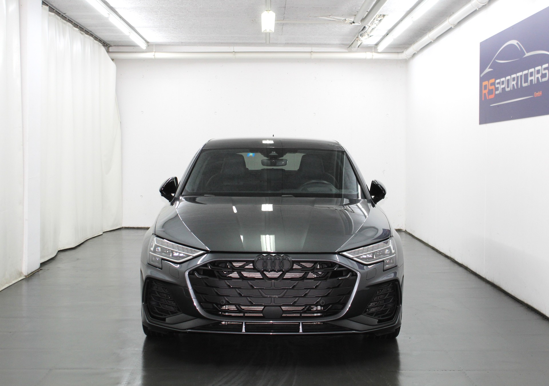 AUDI S3 Sportback TFSI quattro S-tronic 333PS Optikpaket schwarz / CH-Fahrzeug-showroom-element-2