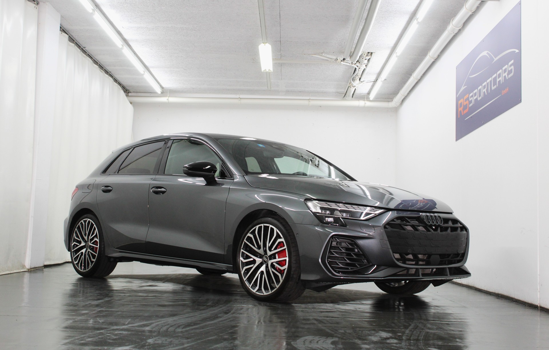 AUDI S3 Sportback TFSI quattro S-tronic 333PS Optikpaket schwarz / CH-Fahrzeug