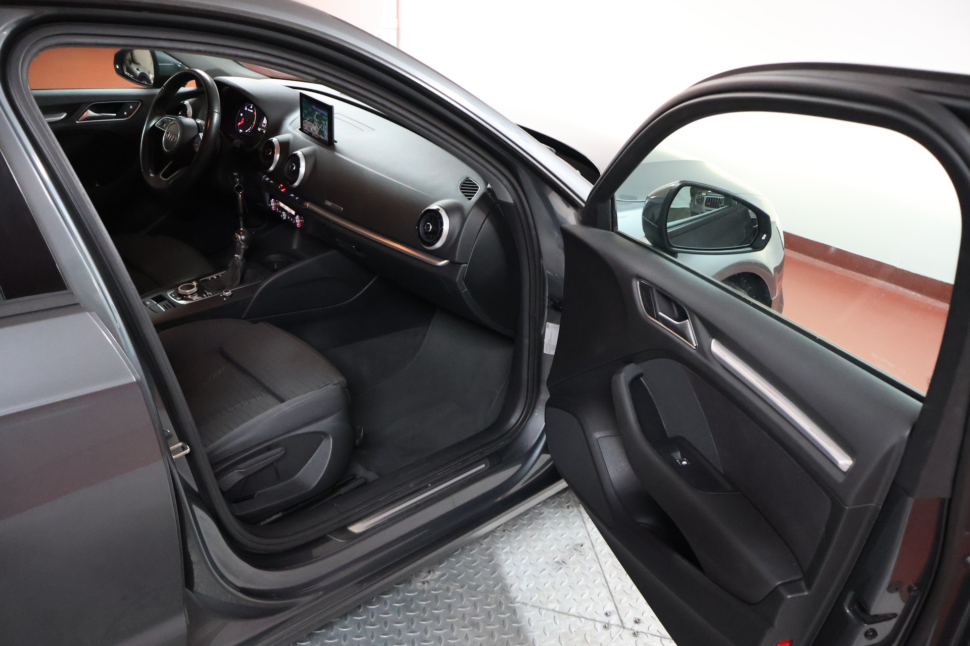 AUDI A3 Sportback-image-13