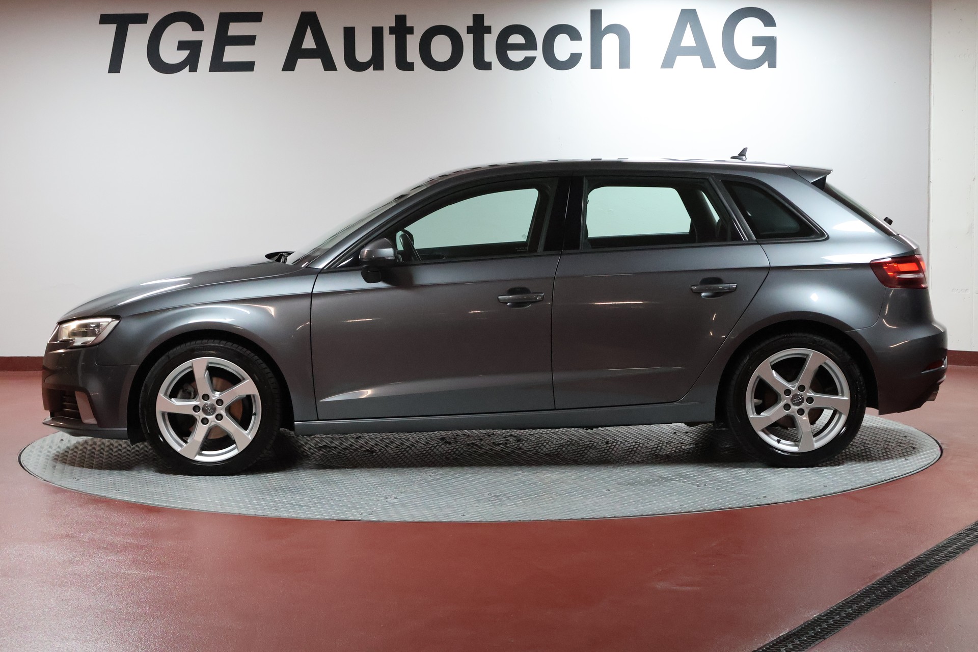 AUDI A3 Sportback-showroom-element-3
