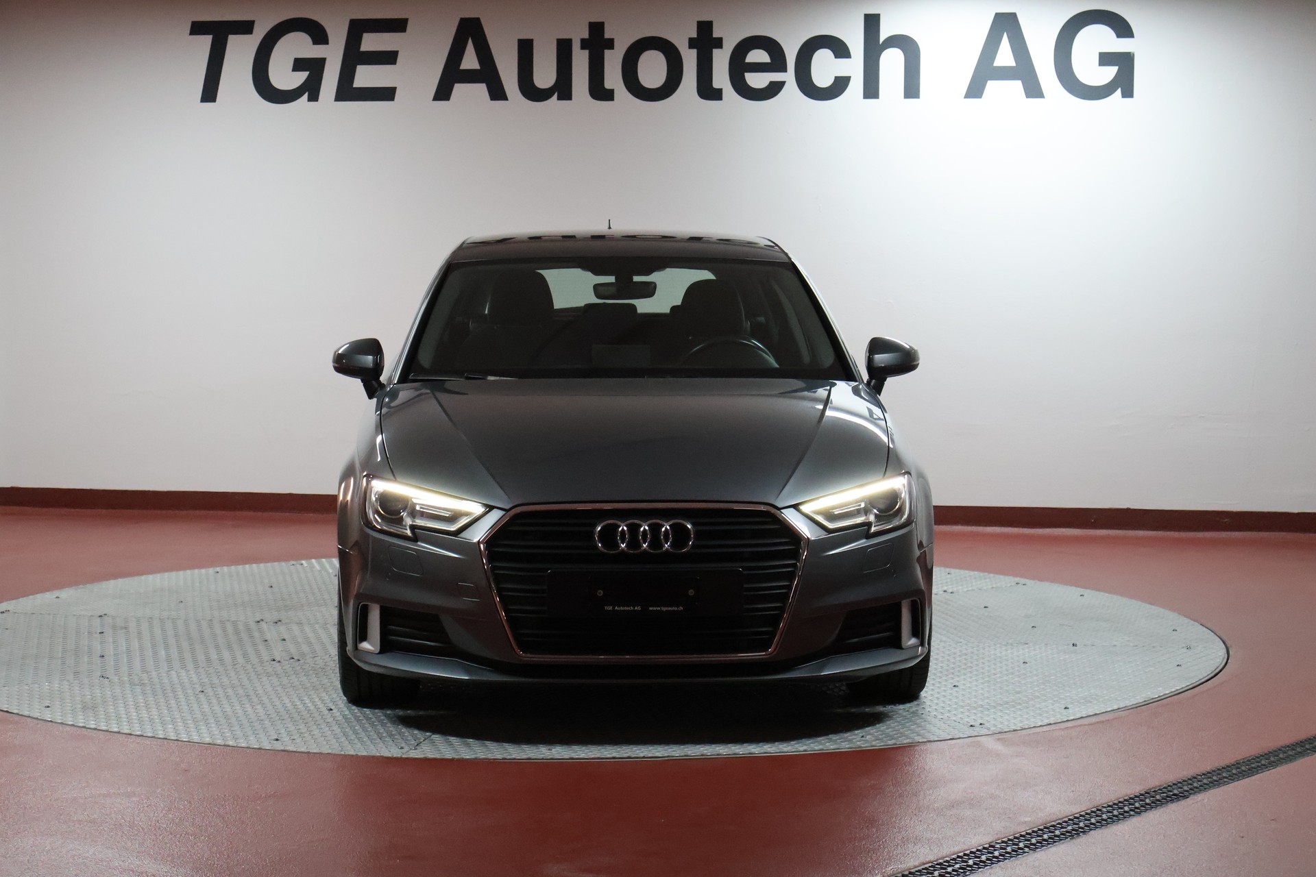 AUDI A3 Sportback-showroom-element-1