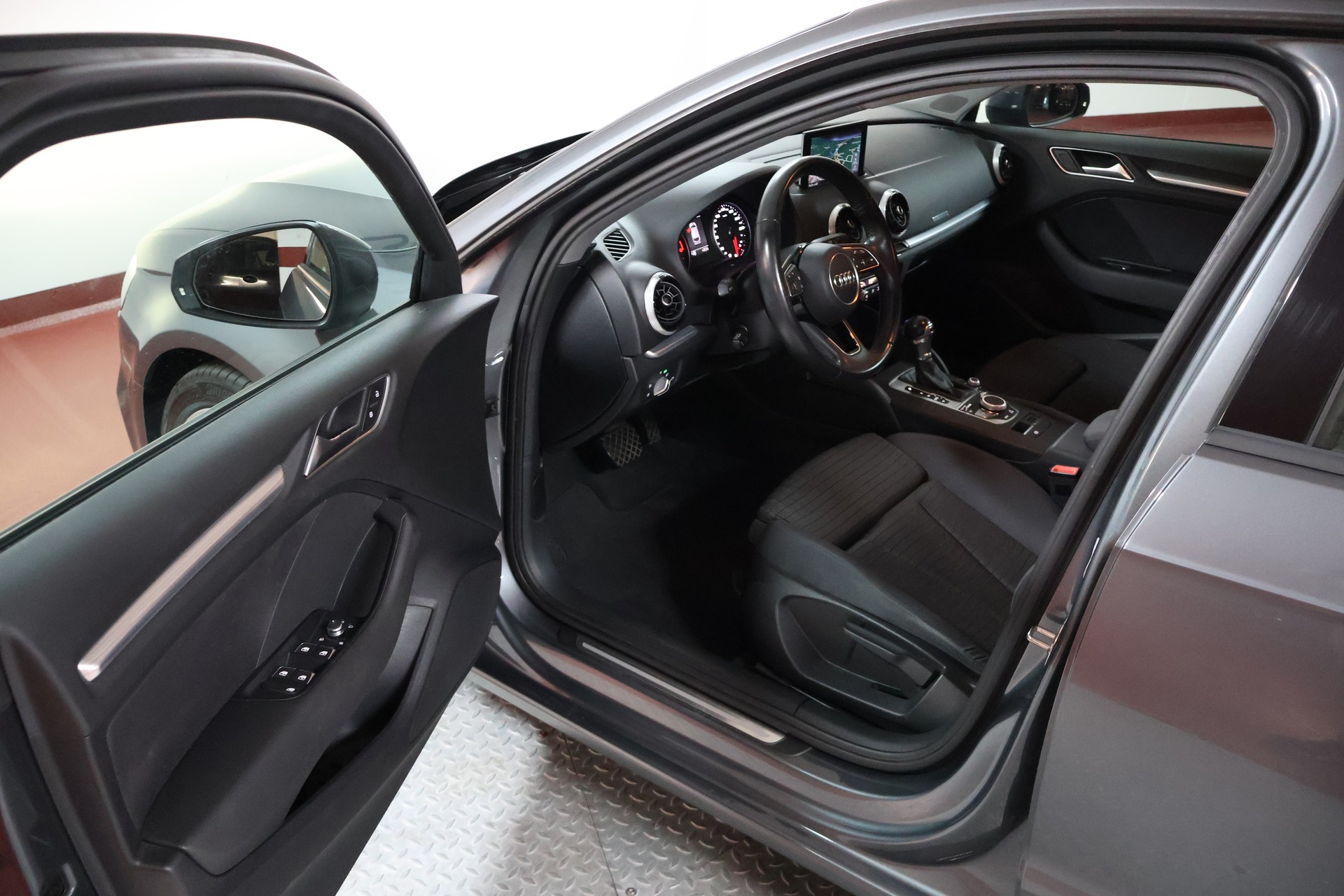 AUDI A3 Sportback-image-5
