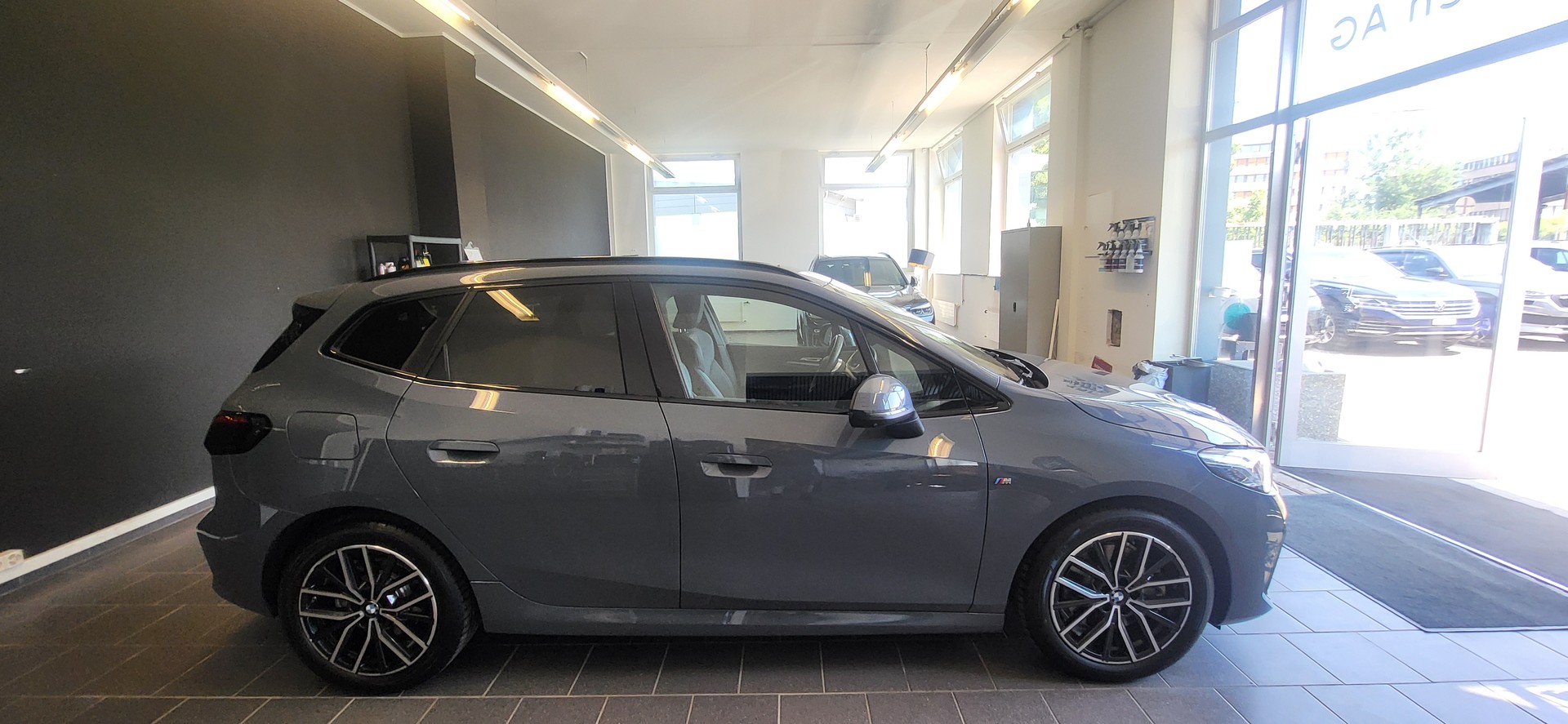 BMW 223i Active Tourer M Sport DKG-showroom-element-3